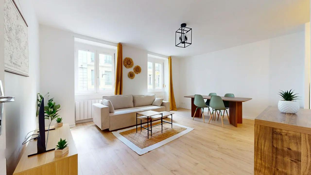 Apartment for rent for €500 per month in Saint-Étienne, Rue Charles de Gaulle