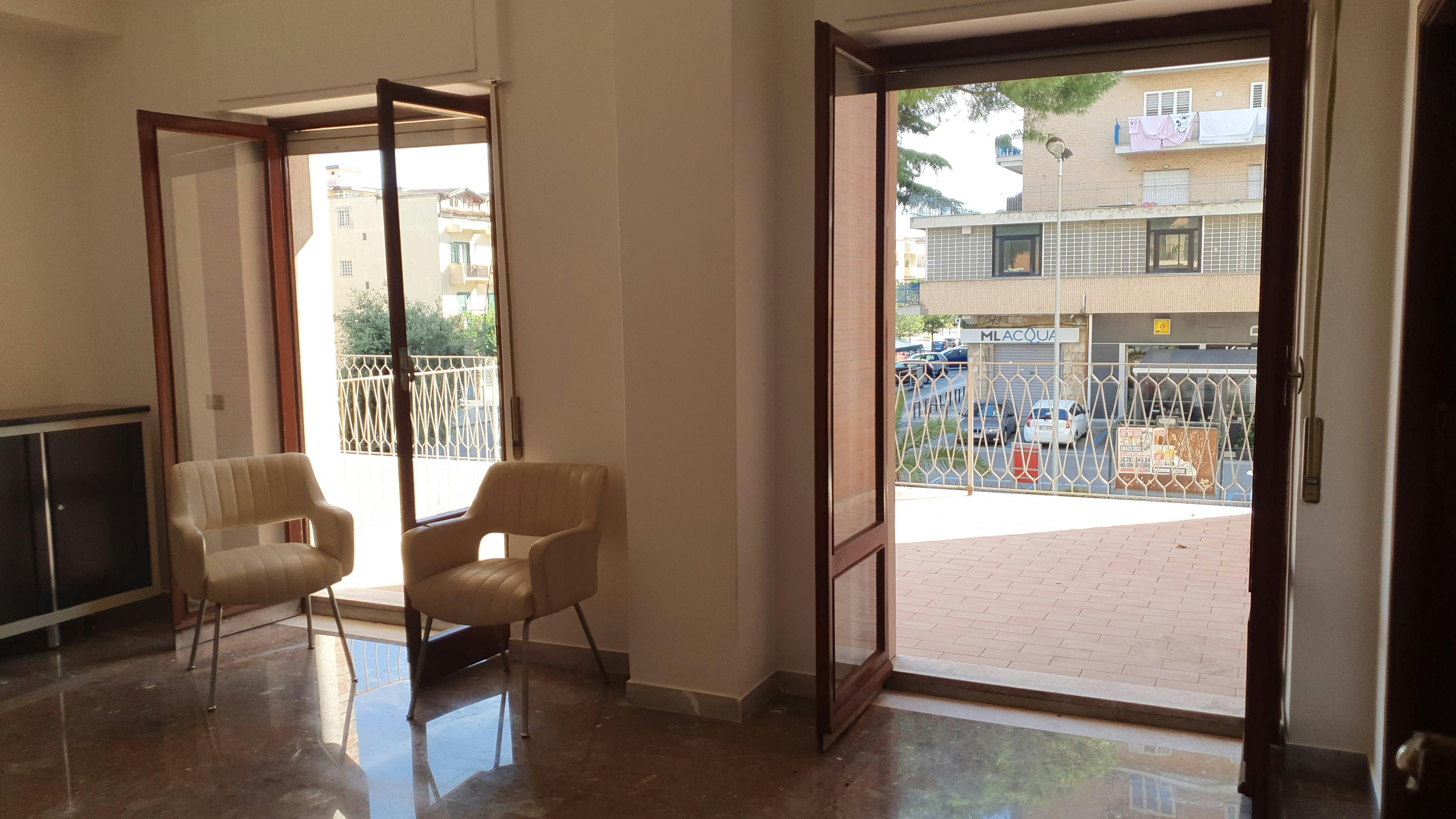 Privat rum att hyra för 300 € i månaden i Aversa, Piazza Gian Lorenzo Bernini