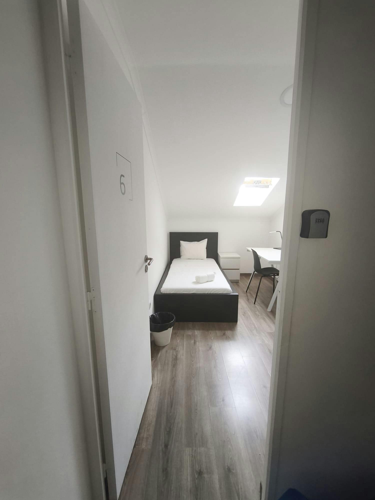 Private room in Rua Cavaleiro de Oliveira, Lisbon (1735512) room image 2