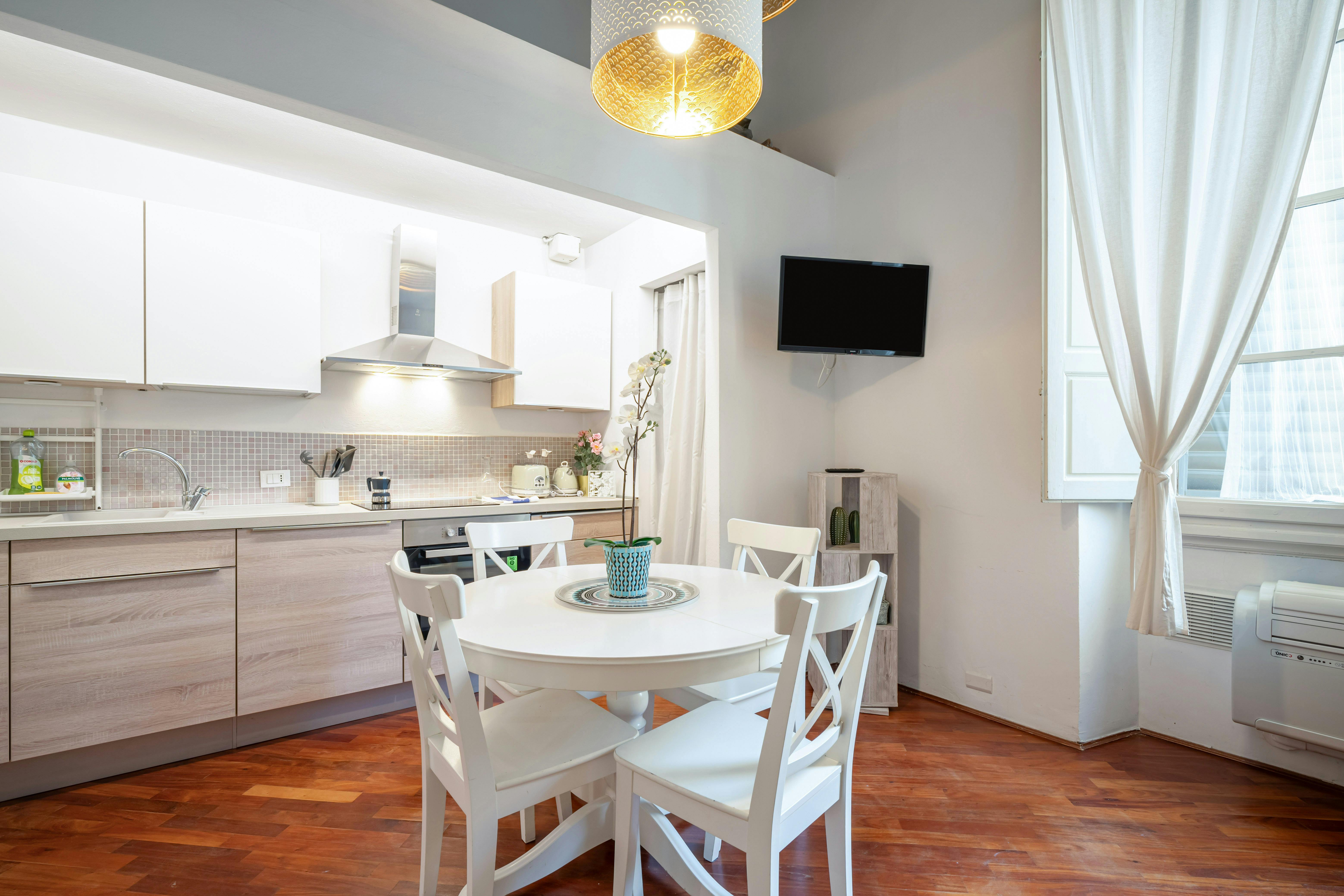 1-Bedroom Apartment in Via Giovan Battista Niccolini, Florence (1735528) ROOM 3