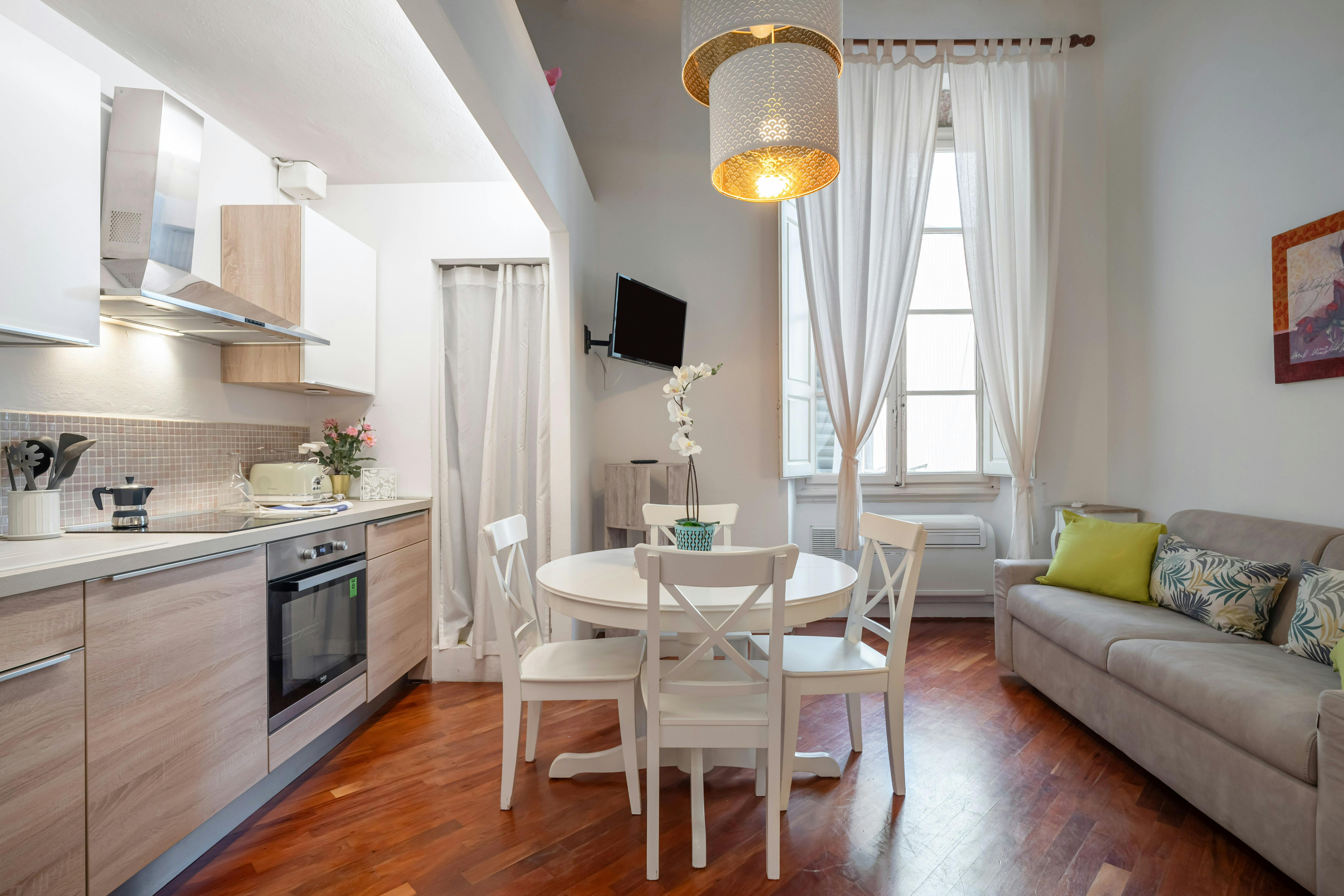 1-Bedroom Apartment in Via Giovan Battista Niccolini, Florence (1735528) ROOM 2