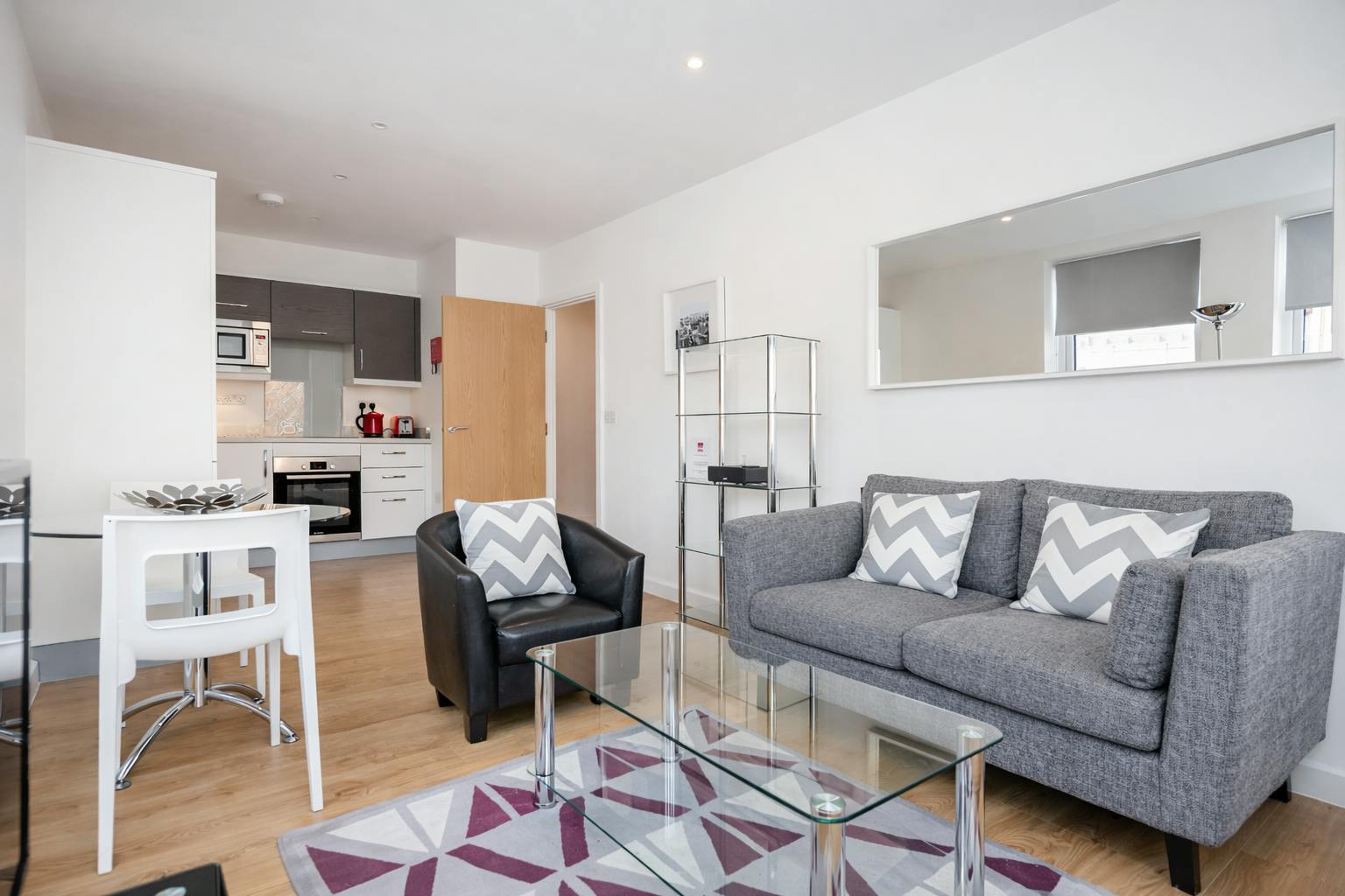 Appartamento in affitto a 4281 £ al mese a Leatherhead, Bridge Street