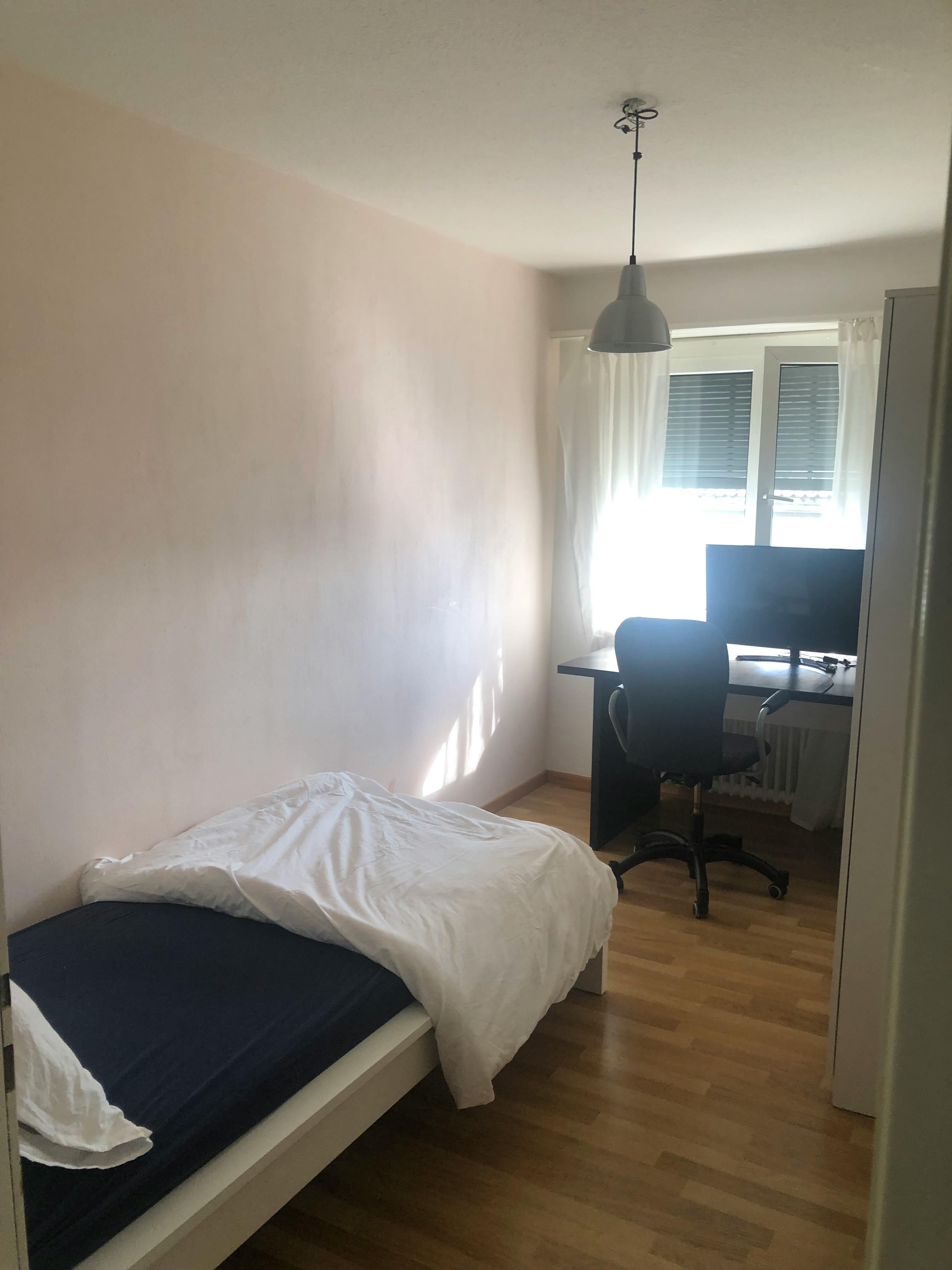 Privat rum att hyra för 680 € i månaden i Männedorf, Hofenstrasse