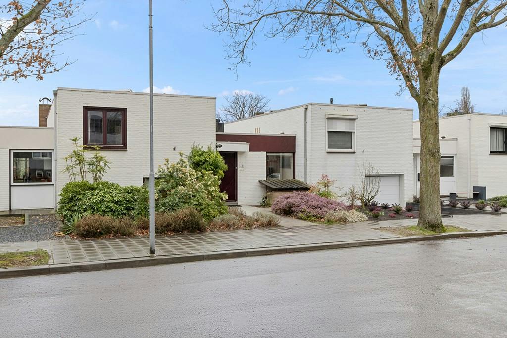Maison à louer pour 2 750 €/mois à Venlo, Brialmontstraat