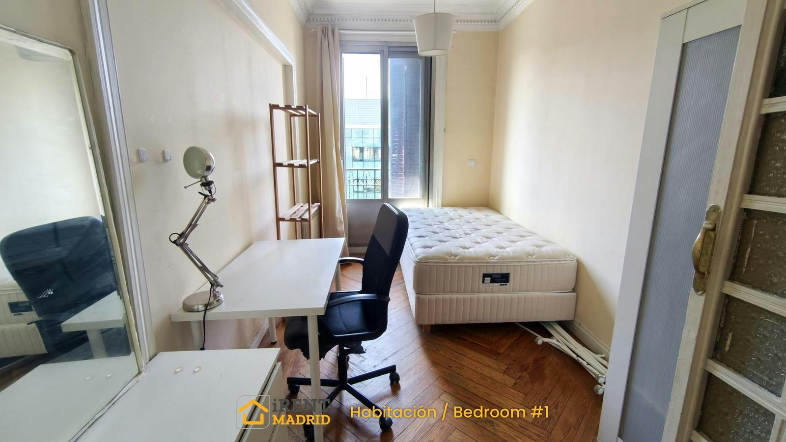 Private room in Calle de Alberto Aguilera, Madrid (1735689) room image 2