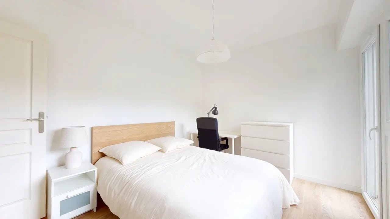 Private room in Rue du Plateau des Violettes, Montpellier (1735702) room image 1