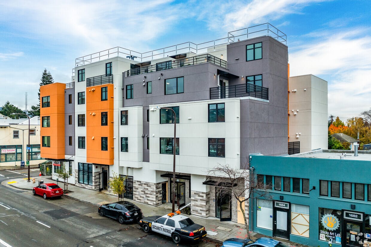 Отдельная комната сдается в аренду за $1,700 в месяц в Berkeley, University Avenue