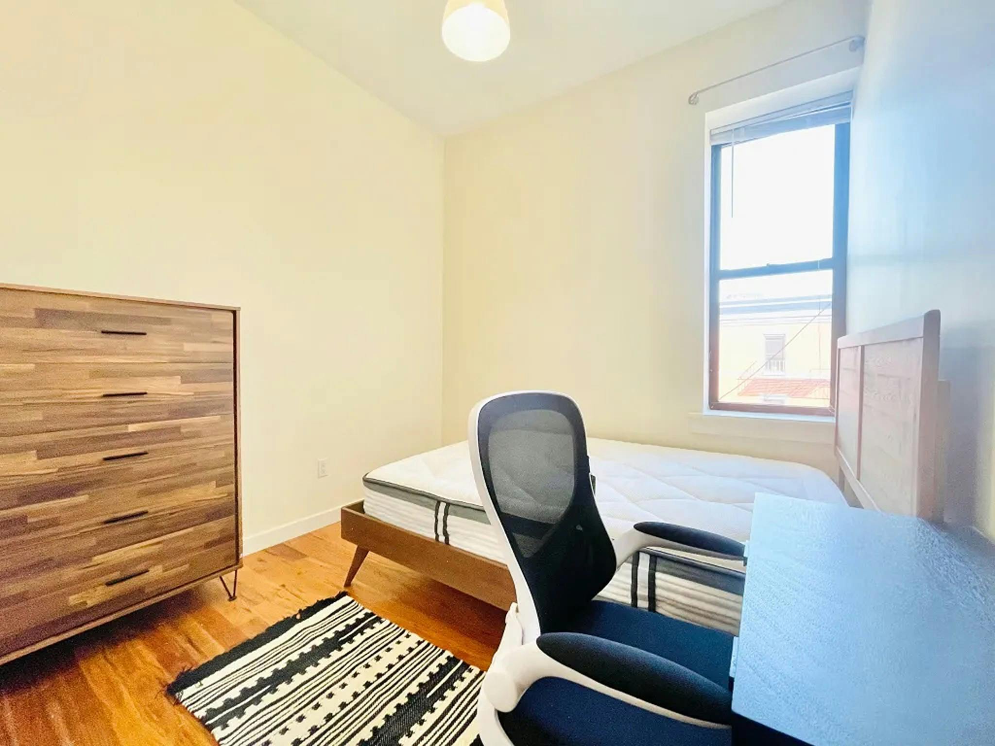 Mieszkanie do wynajęcia za $1,170 miesięcznie w mieście Adelphi, Franklin Avenue