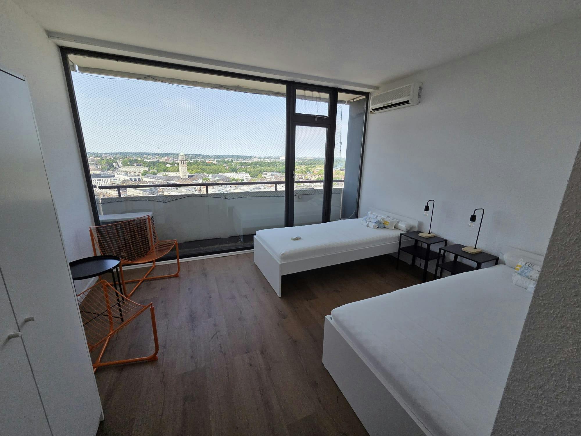 1-Bedroom Apartment in Hans-Böckler-Platz, Mülheim (1735802) ROOM