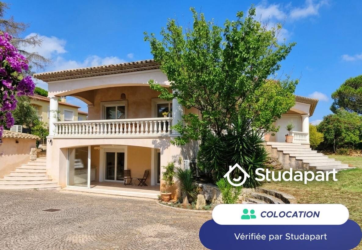 Отдельная комната сдается в аренду за 690 € в месяц в Biot, Avenue des Chênes Verts