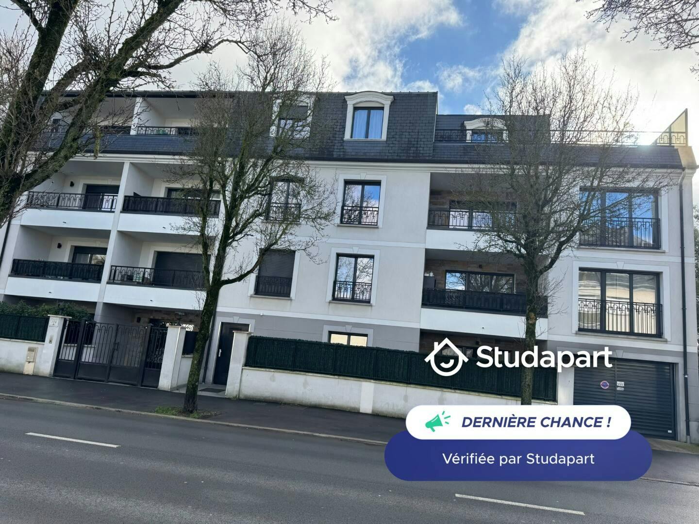 Apartment for rent for €1,180 per month in Noisy-le-Grand, Avenue Médéric