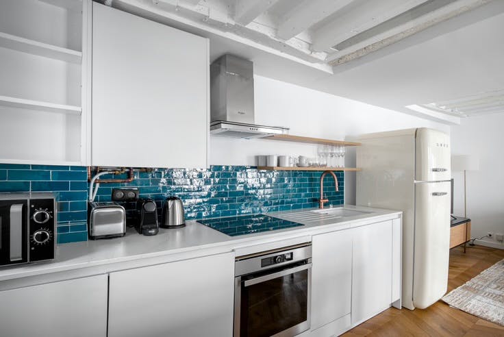 Apartment for rent for €2,500 per month in Paris, Rue Lamartine