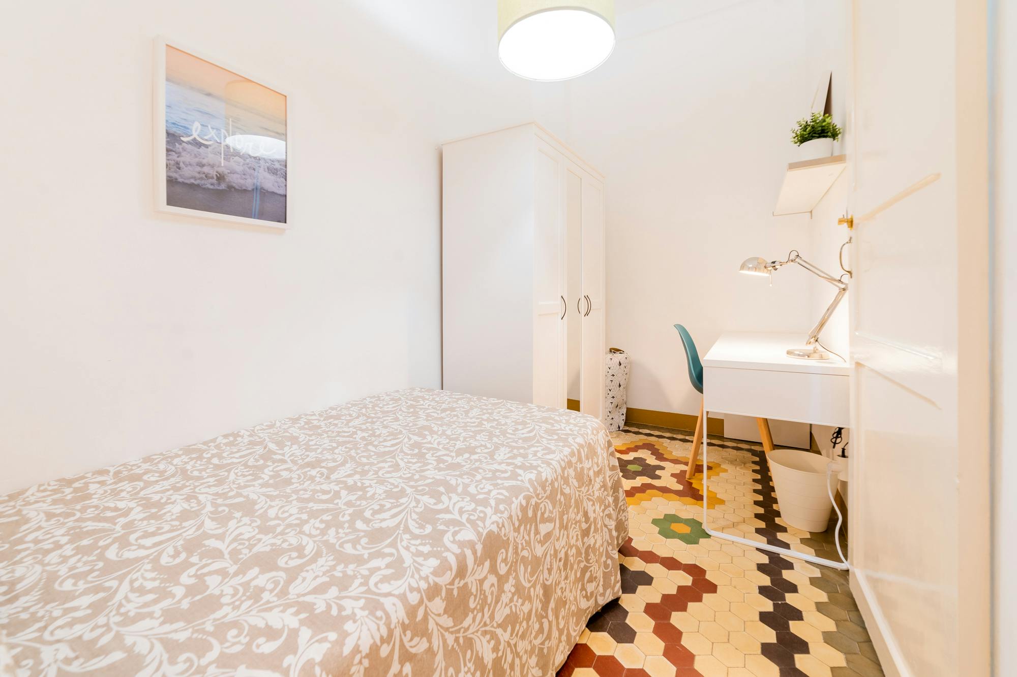Carrer de Guillem de Castro, Valencia preview