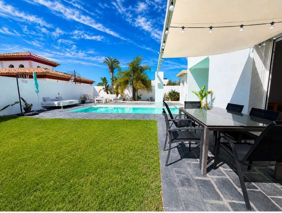 Casa in affitto a 2050 € al mese a Chiclana de la Frontera, Camino Bahía de Santoña