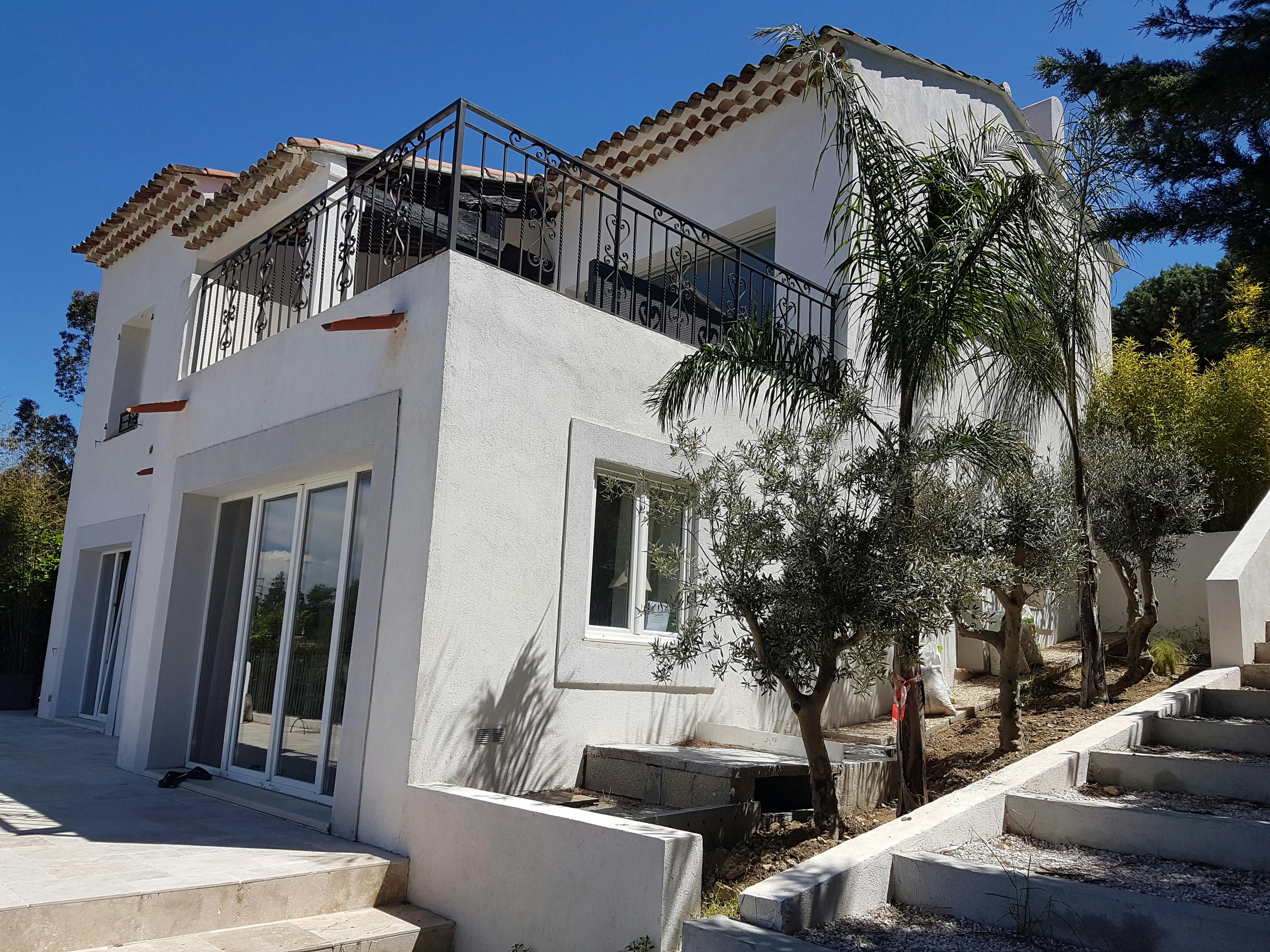Maison à louer pour 5 000 €/mois à Vallauris, Boulevard du Loup