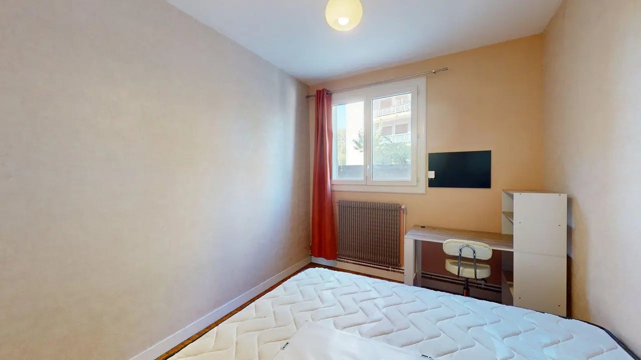 Private room in Rue Prosper Mérimée, Grenoble (1736283) room image 2