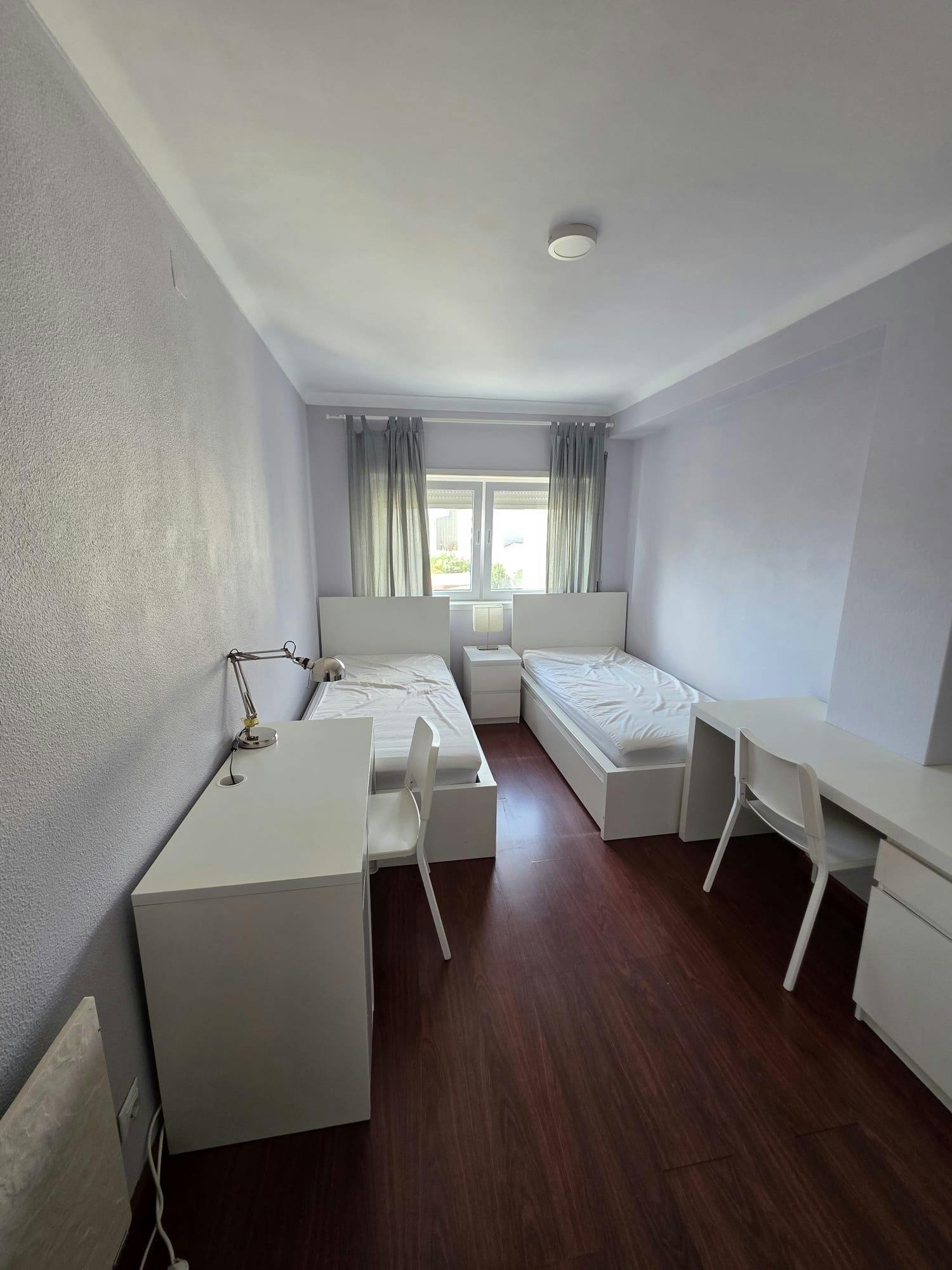 WG-Zimmer zu mieten für 500 € pro Monat in Porto, Rua de Nove de Abril