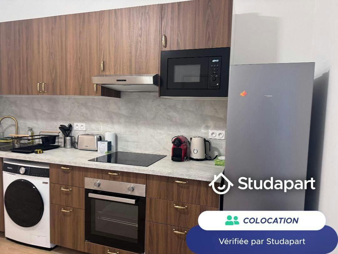 Private room for rent on Boulevard de Dunkerque, Marseille - Plus