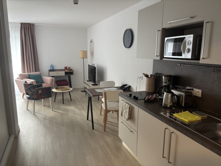1-Bedroom Apartment in Rue du Professeur Christian Cabrol, Amiens (1736368) room image 6