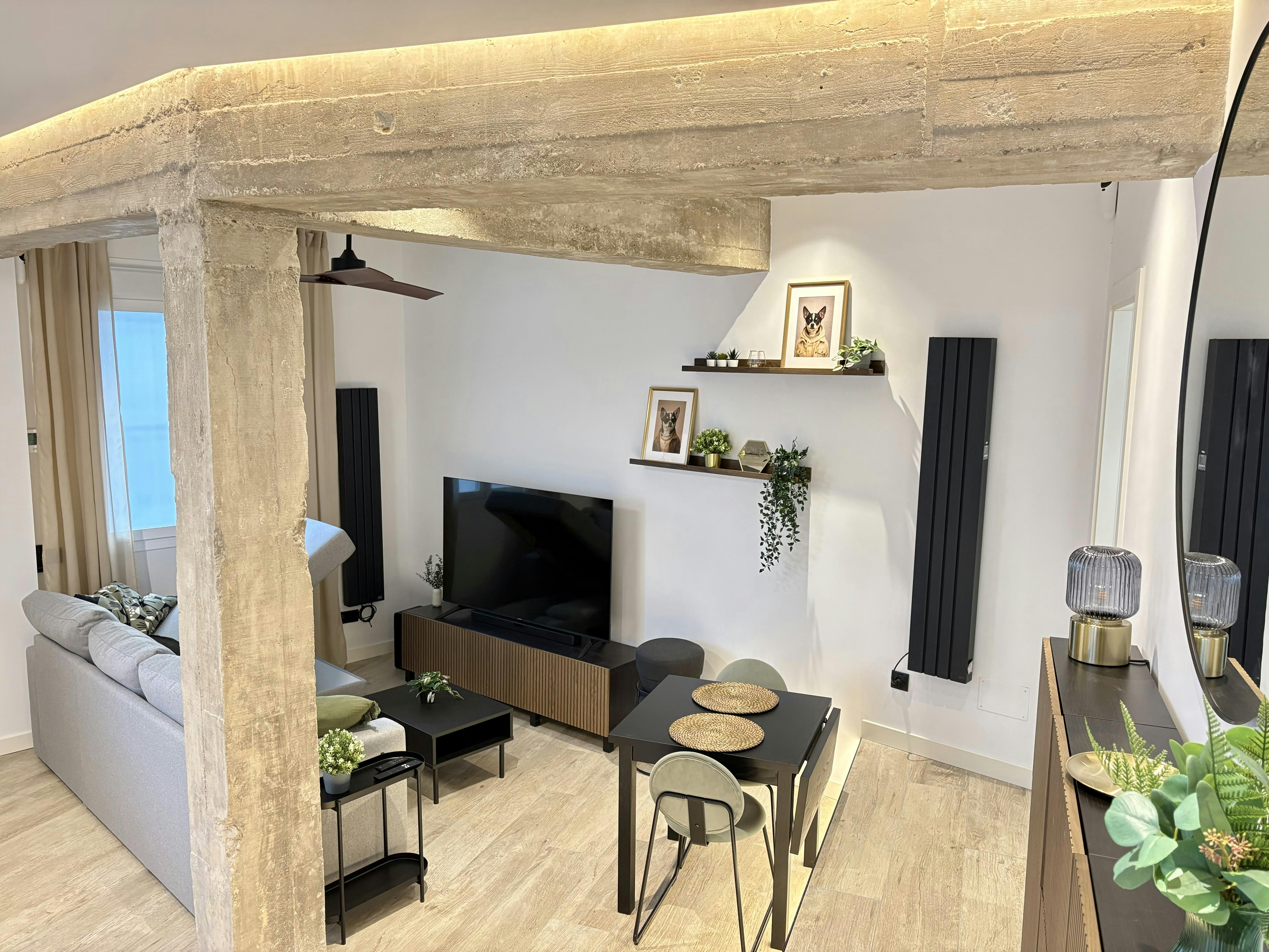 Apartment for rent for €2,000 per month in Madrid, Calle Manuel Fernández Caballero