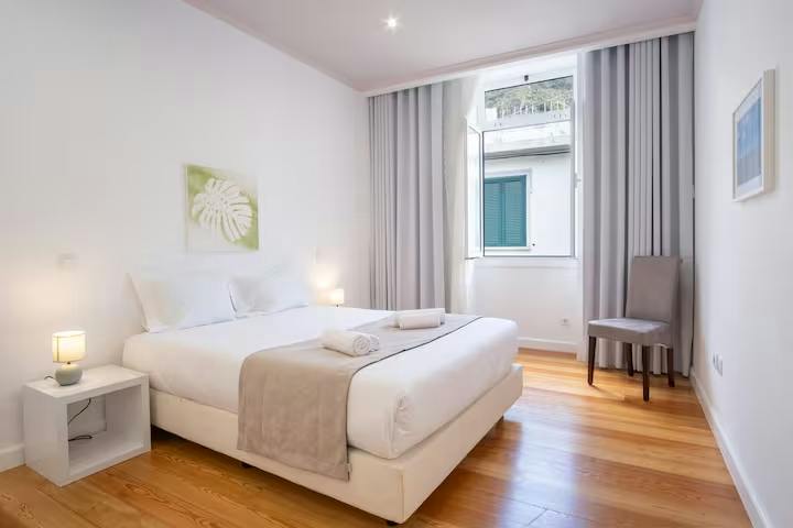 Apartment for rent for €1,495 per month in Machico, Rua da Estacada