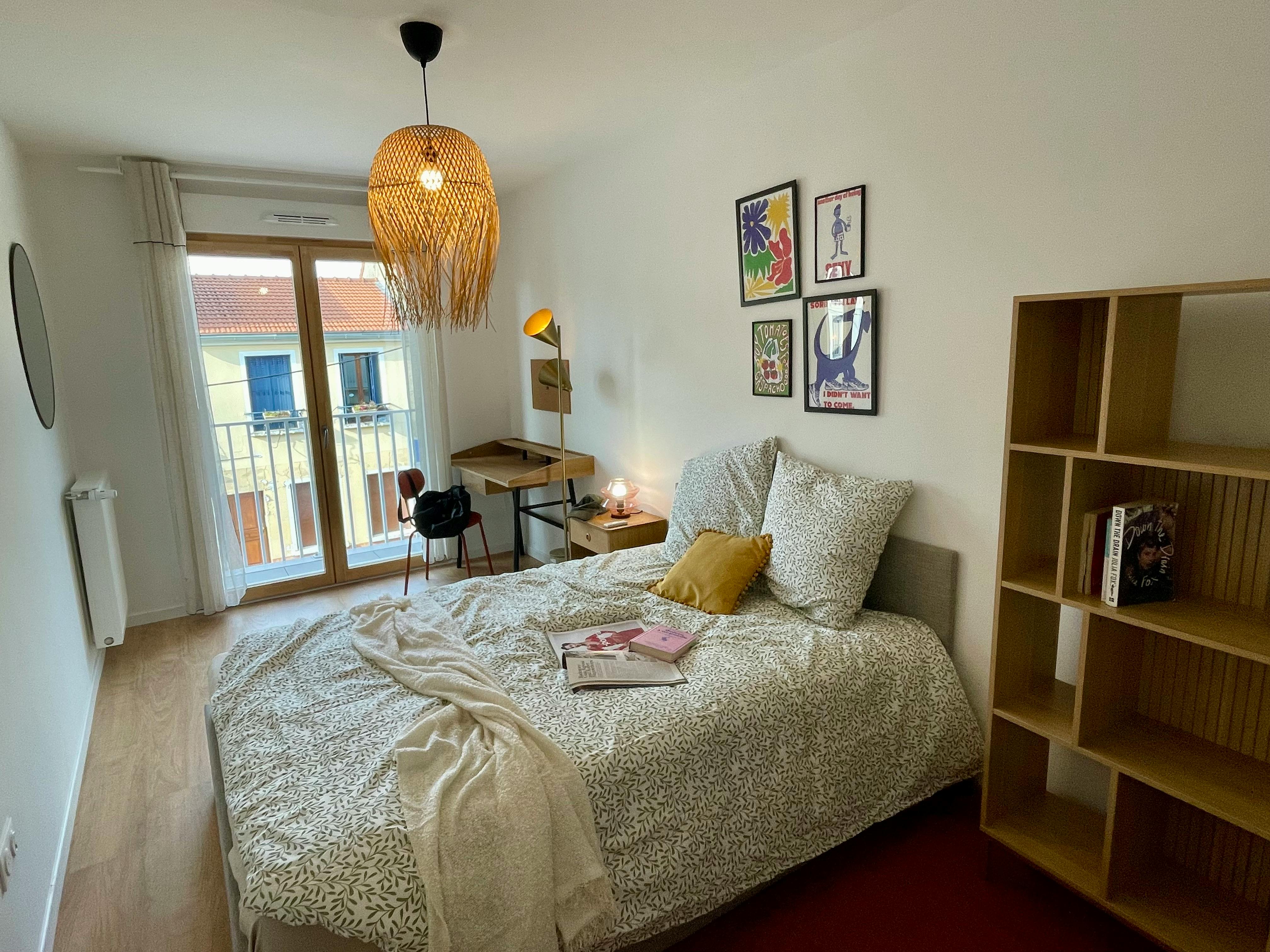 Private room in Rue de Paris, Montreuil (1736558) room image 1