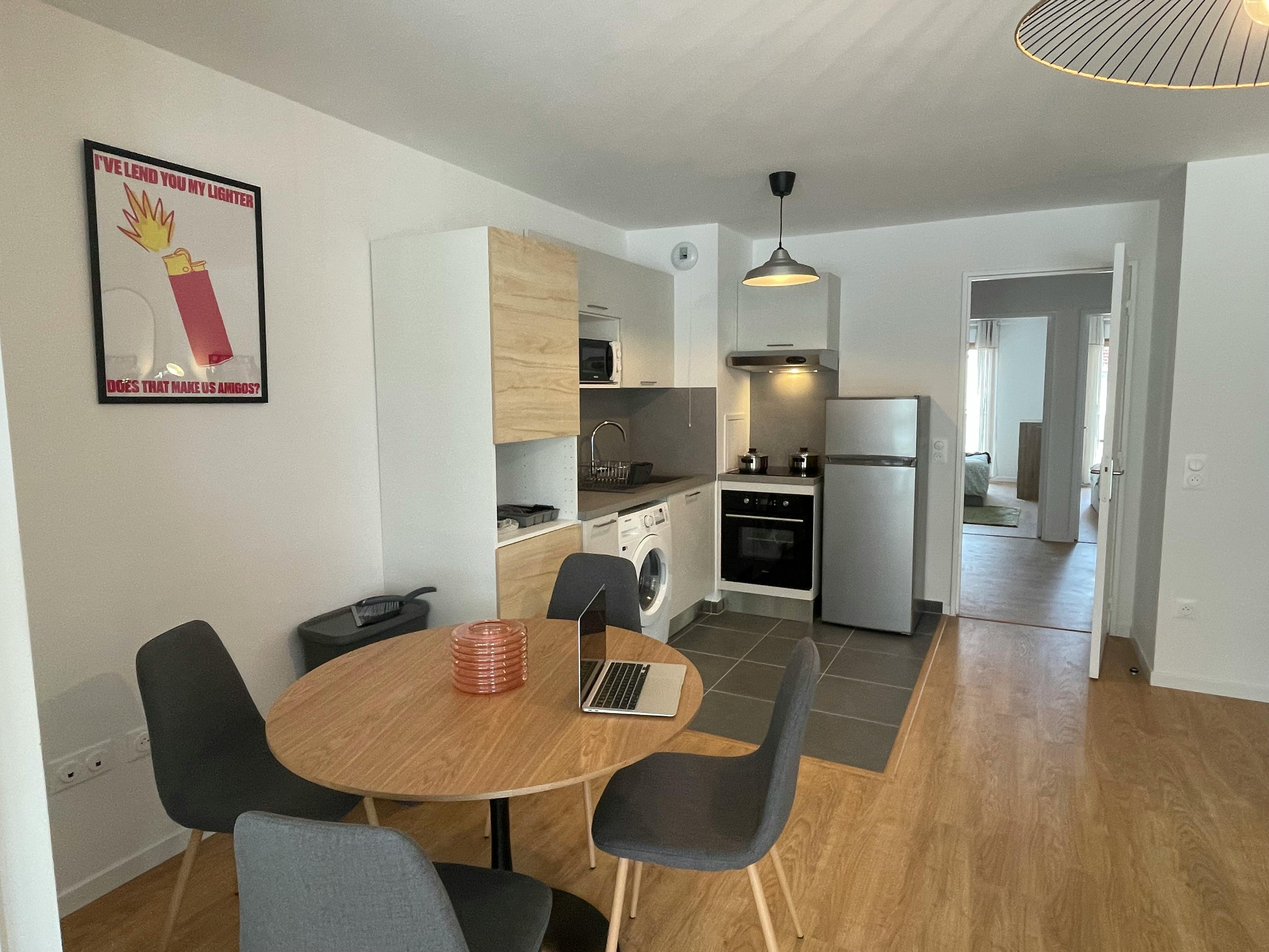 Private room in Rue de Paris, Montreuil (1736558) room image 2