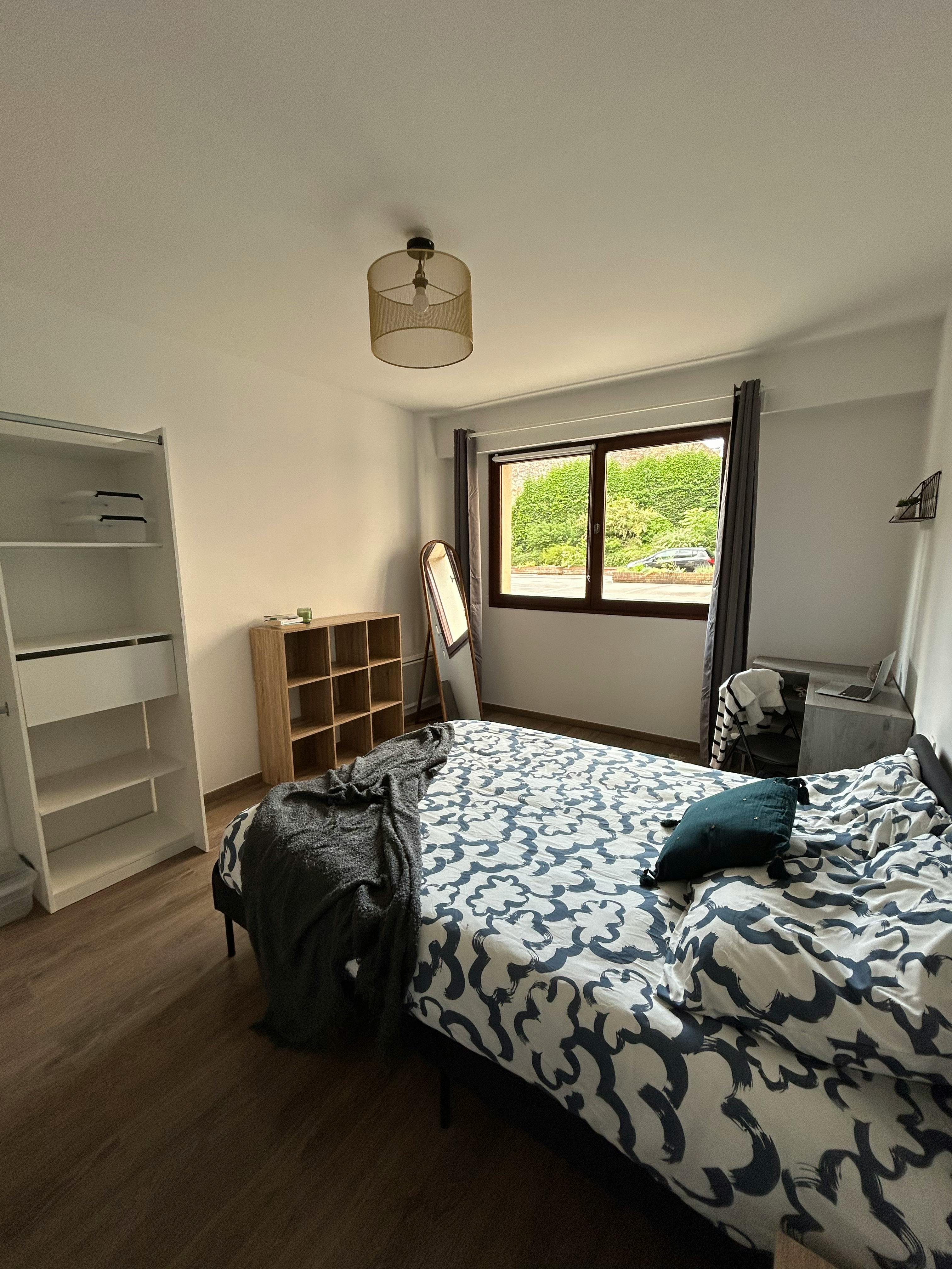 Private room in Rue Négrier, Lille (1736662) room image 2