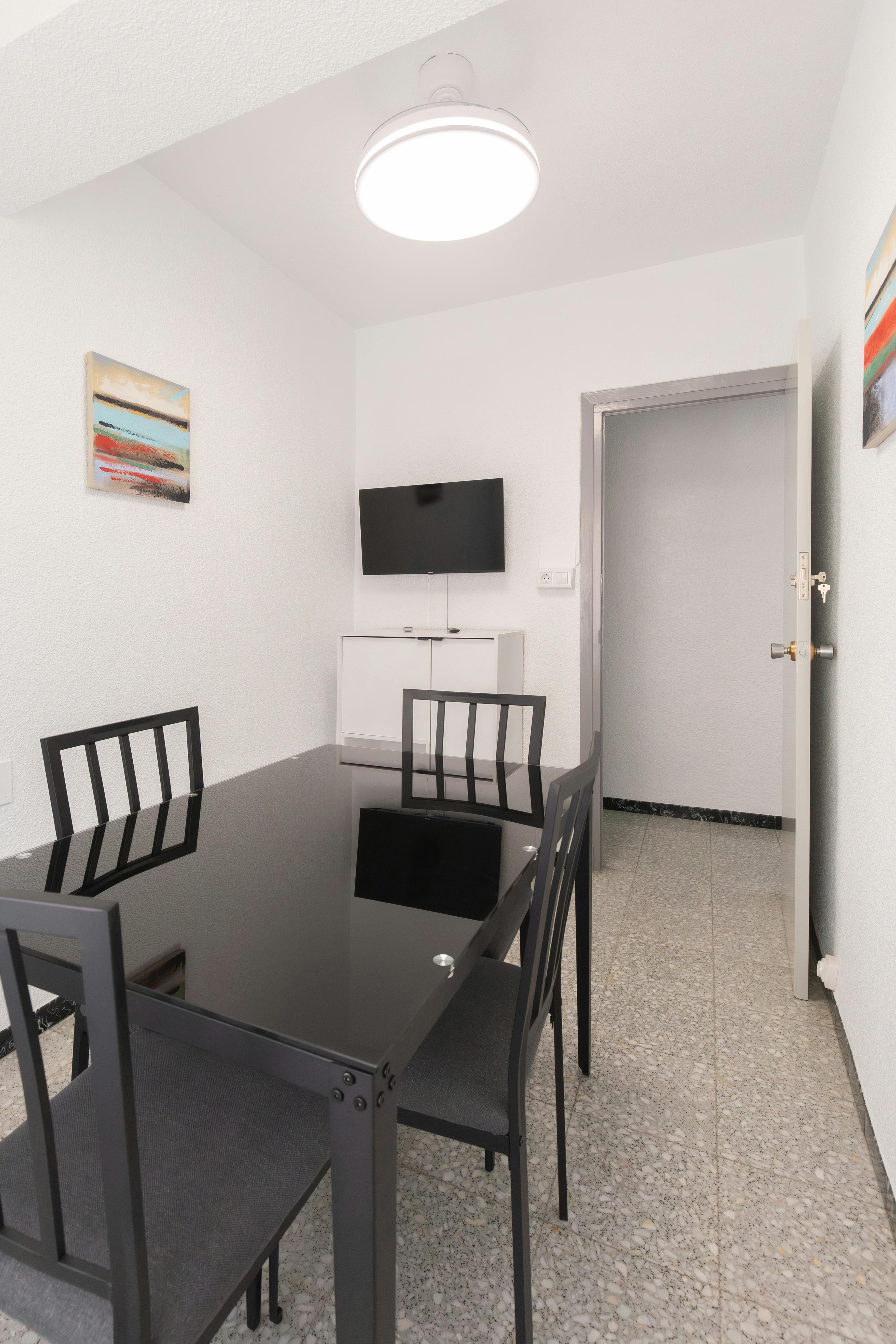 Private room for rent for €385 per month in Elche, Carrer Ruperto Chapí