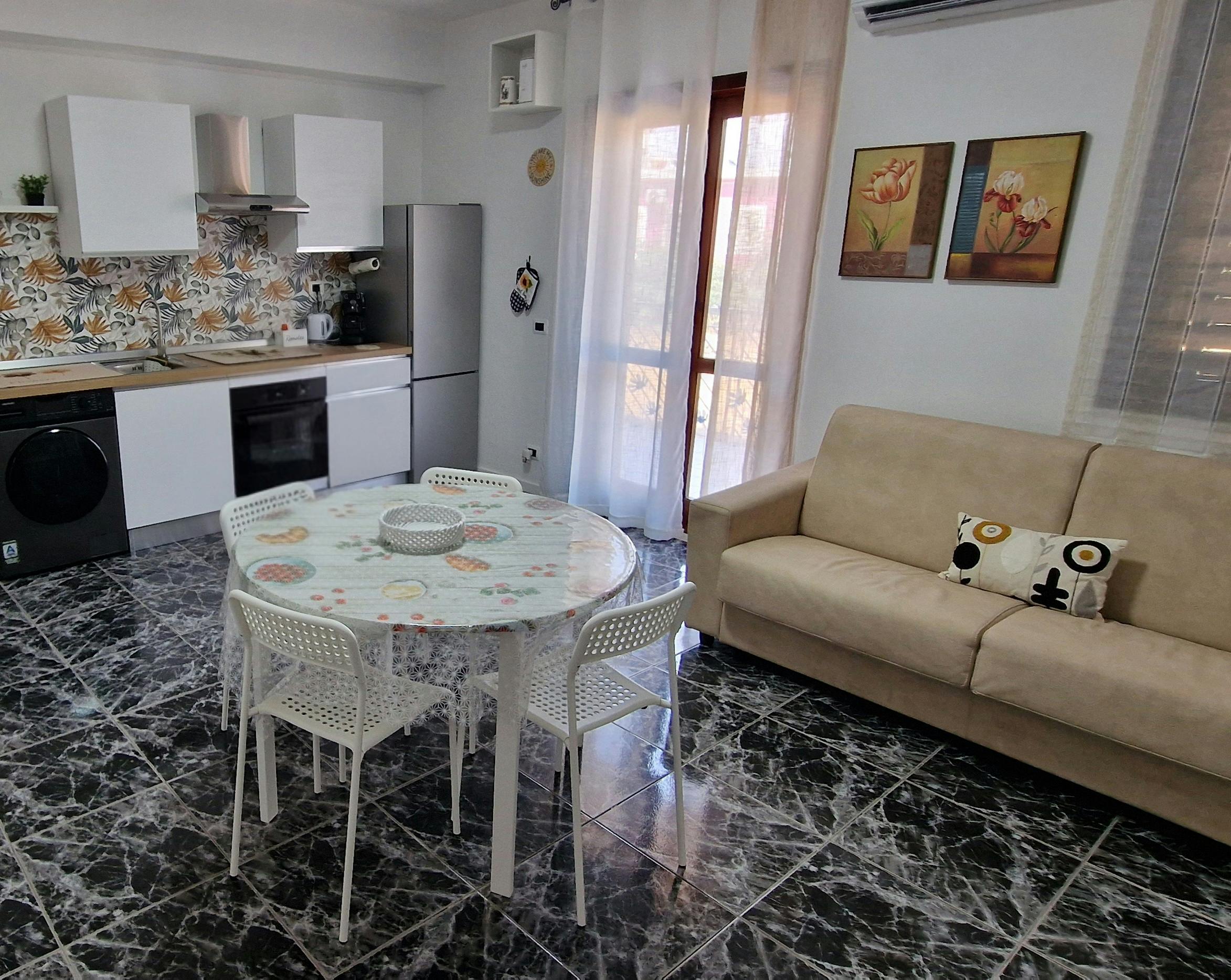 Wohnung zu mieten für 900 € pro Monat in Mascali, Via Spiaggia