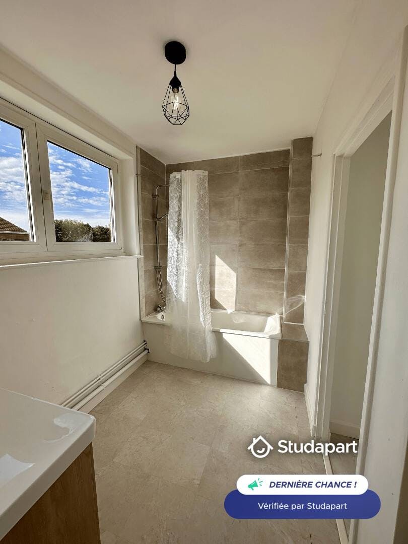 Appartement te huur voor € 890 per maand in Tourcoing, Boulevard d'Halluin