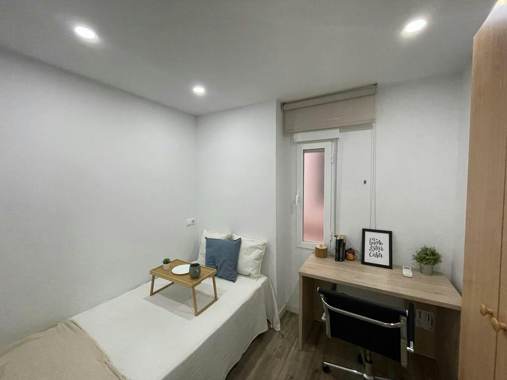Private room in Calle de Cristóbal Bordiú, Madrid (1736889) room image 7