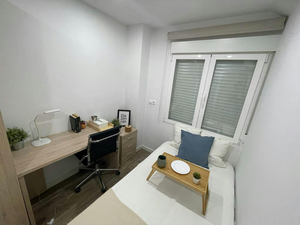 Private room in Calle de Cristóbal Bordiú, Madrid (1736891) room image 2