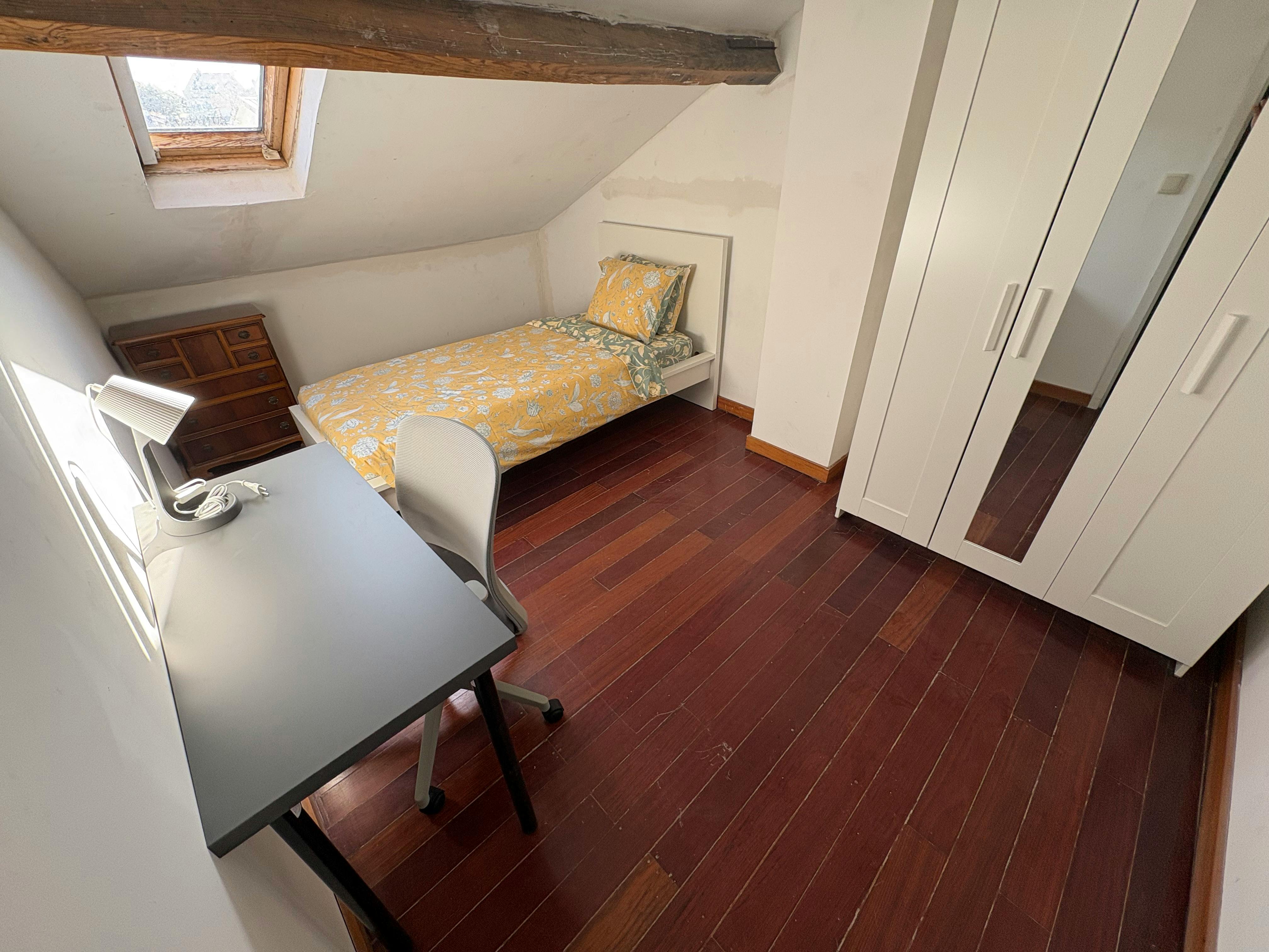 Quarto privado para alugar por € 330 por mês em Porto, Rua da Areosa
