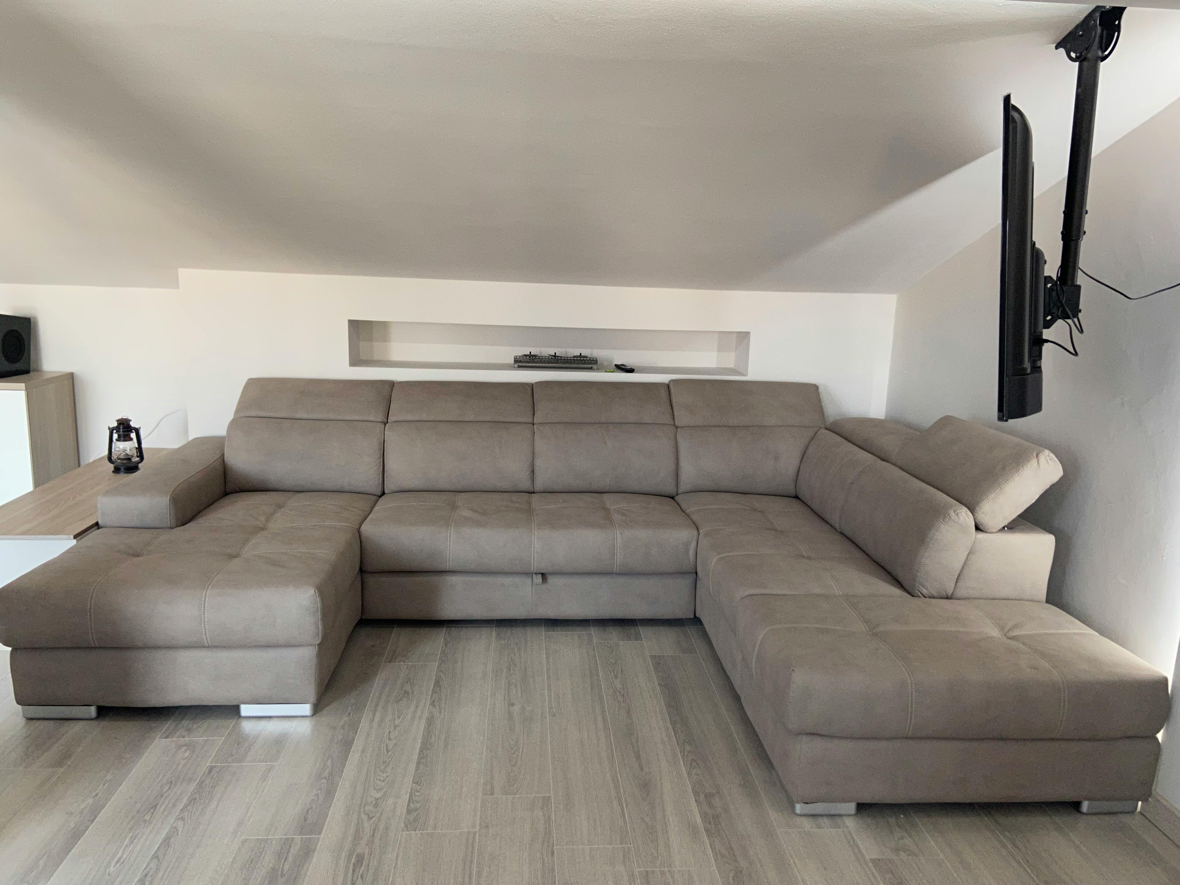 Appartement te huur voor € 900 per maand in Catania, Corso Martiri della Libertà