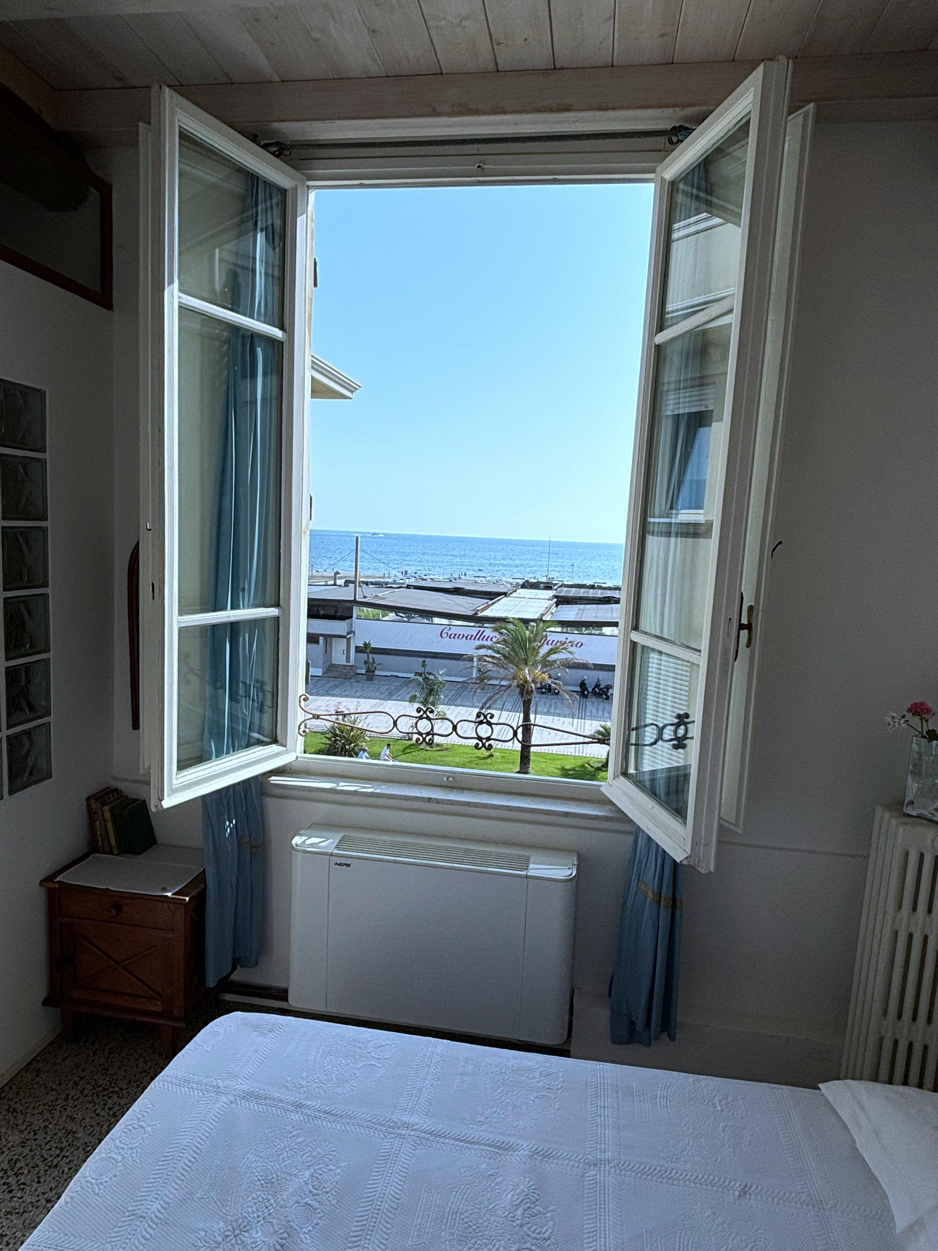 私人房间 正在以 €550 的月租出租，其位于 Lido di Camaiore, Viale Ermenegildo Pistelli