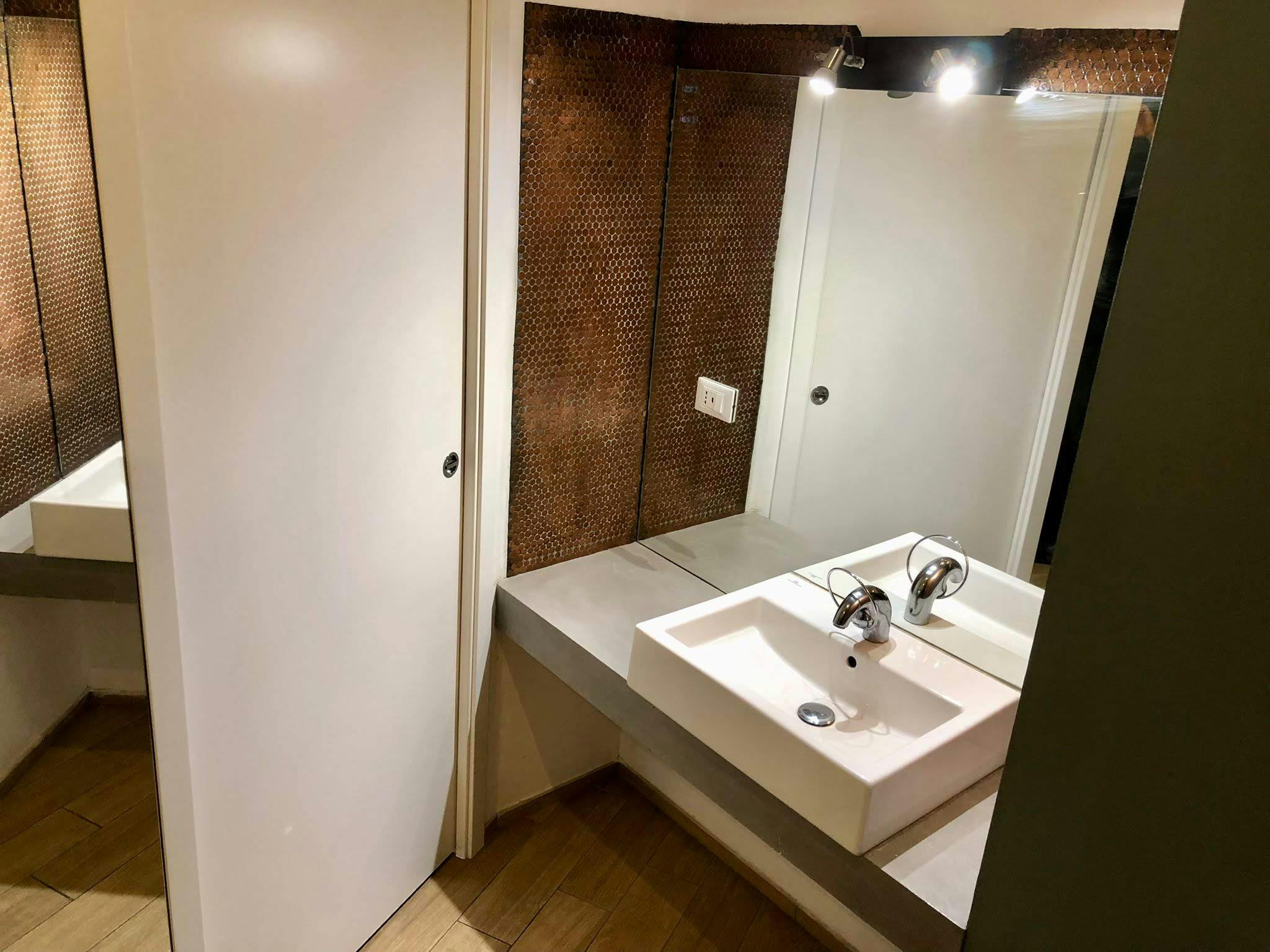 1-Bedroom Apartment in Corso Bernardino Telesio, Turin (1737080) room image 9