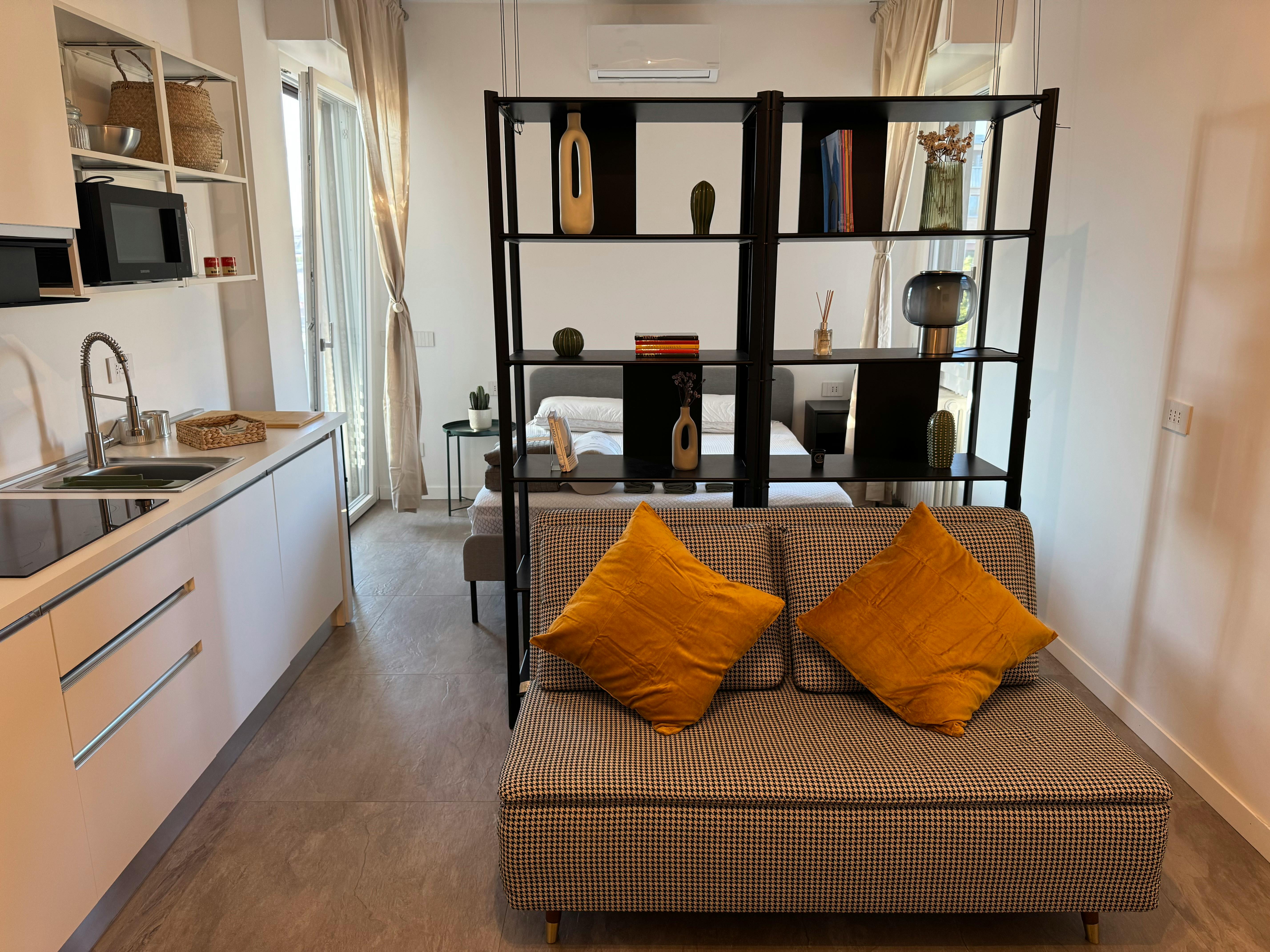 Studio for rent for €1,200 per month in Milan, Via Tortona