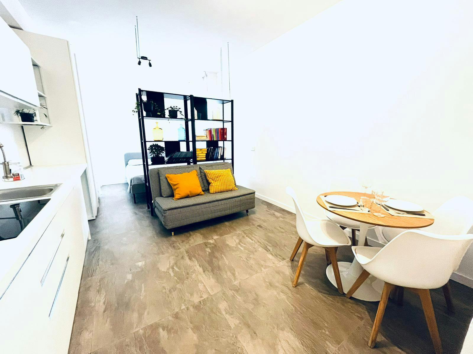 Studio zu mieten für 1.200 € pro Monat in Milan, Via Tortona