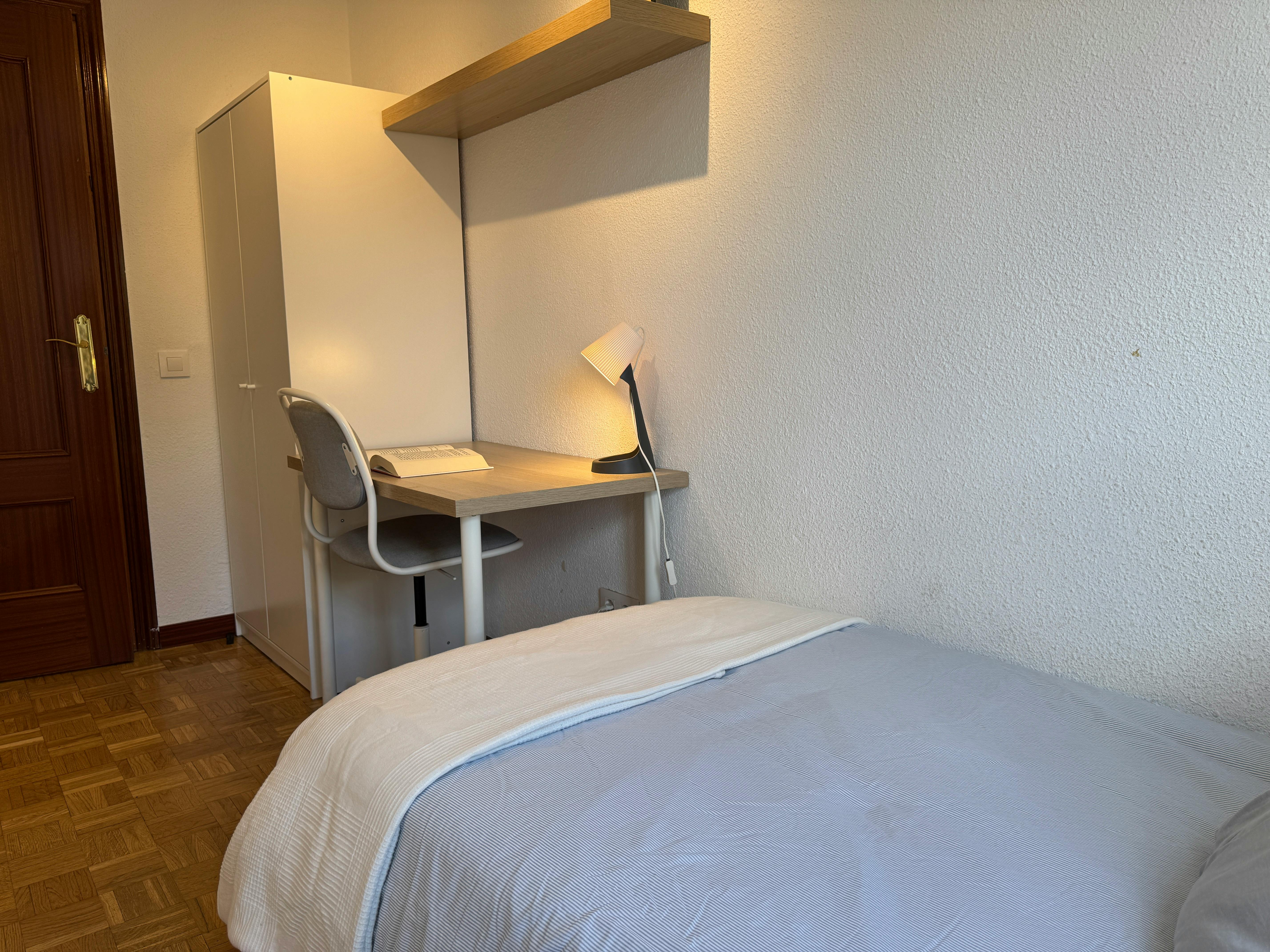 Private room in Calle del Camino Viejo de Leganés, Madrid (1737101) ROOM 1