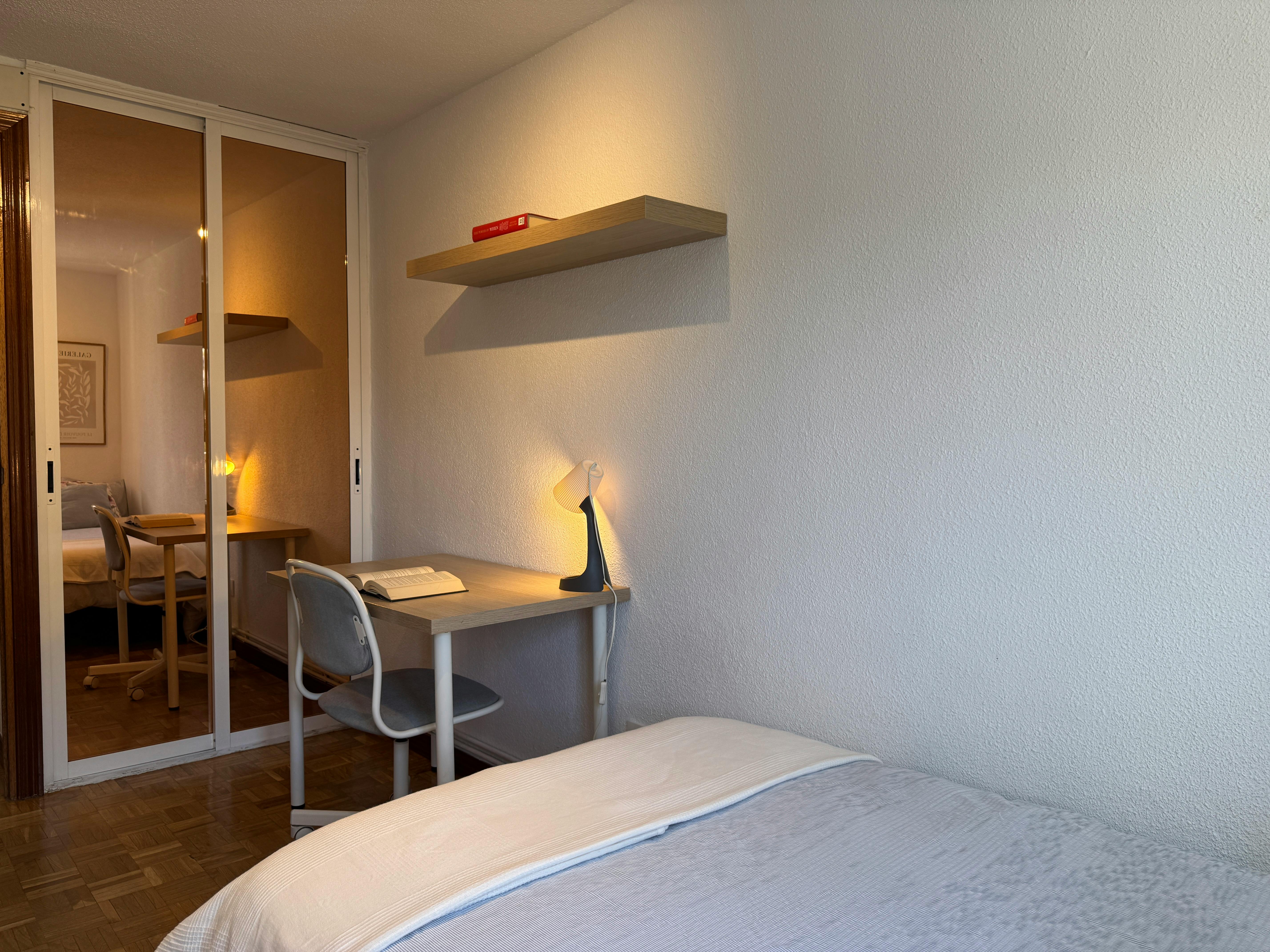 Private room in Calle del Camino Viejo de Leganés, Madrid (1737130) room image 2