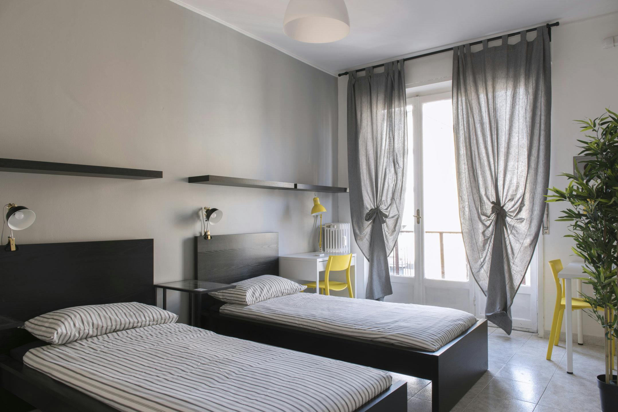 Shared room for rent for €465 per month in Milan, Largo Giovanni Battista Scalabrini