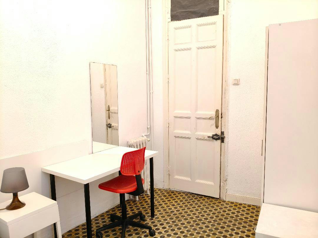 Private room in Calle de las Fuentes, Madrid (1737201) ROOM 3