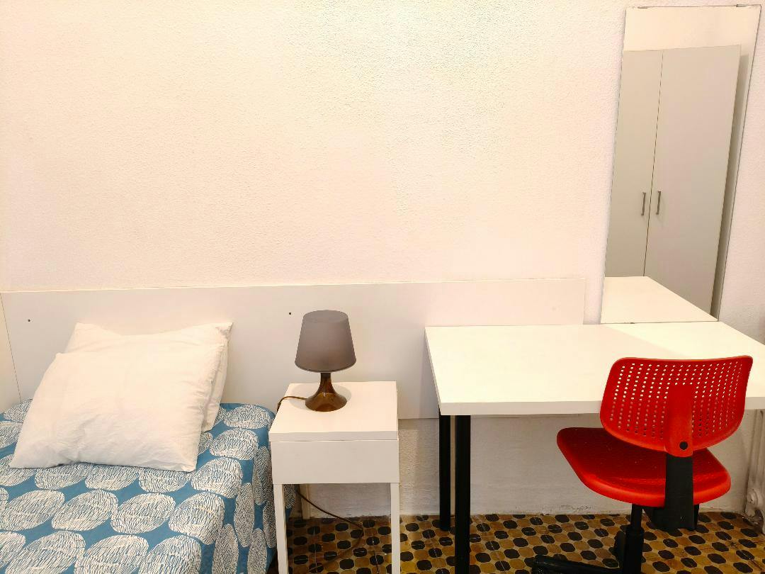 Private room in Calle de las Fuentes, Madrid (1737201) ROOM 2