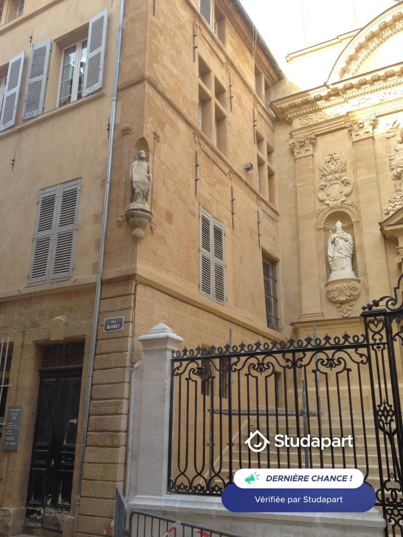 Apartament de închiriat pentru 950 EUR pe lună în Aix-en-Provence, Rue Mignet