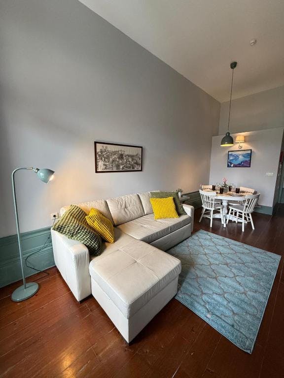 Appartamento in affitto a 1080 € al mese a Porto, Rua de Álvares Cabral
