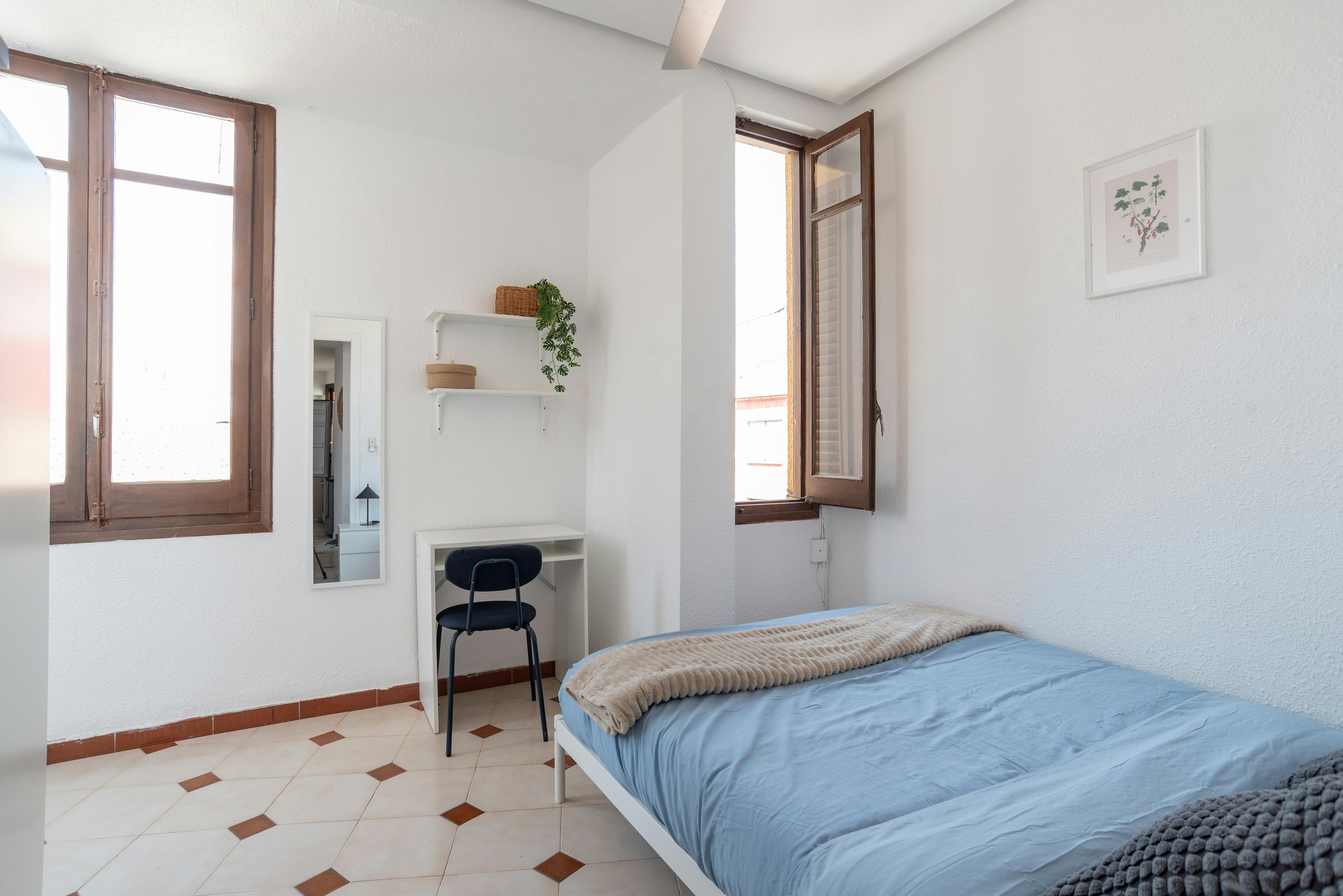 Cameră privată de închiriat pentru 330 EUR pe lună în Sagunto, Plaza Algezar