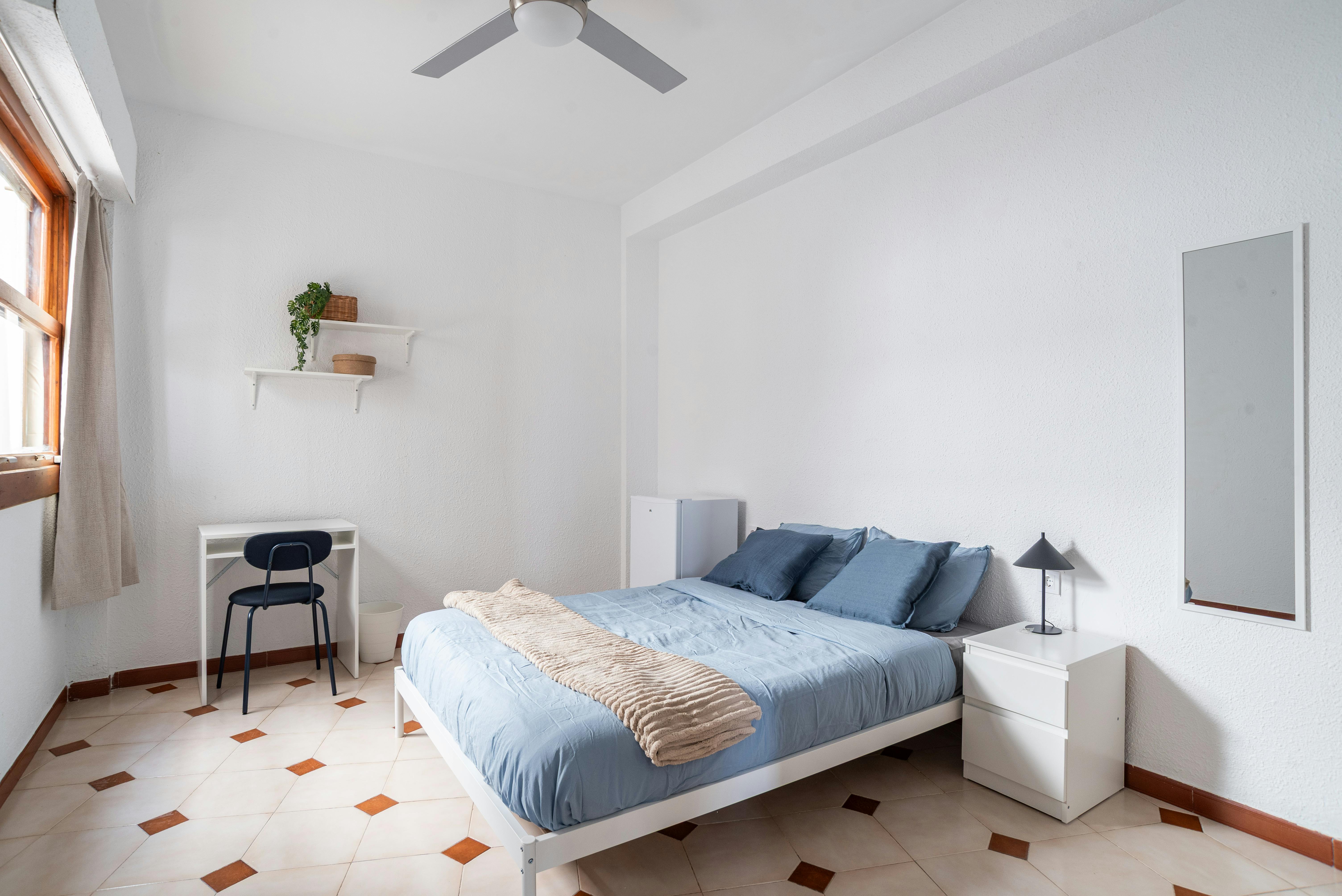 Cameră privată de închiriat pentru 390 EUR pe lună în Sagunto, Plaza Algezar