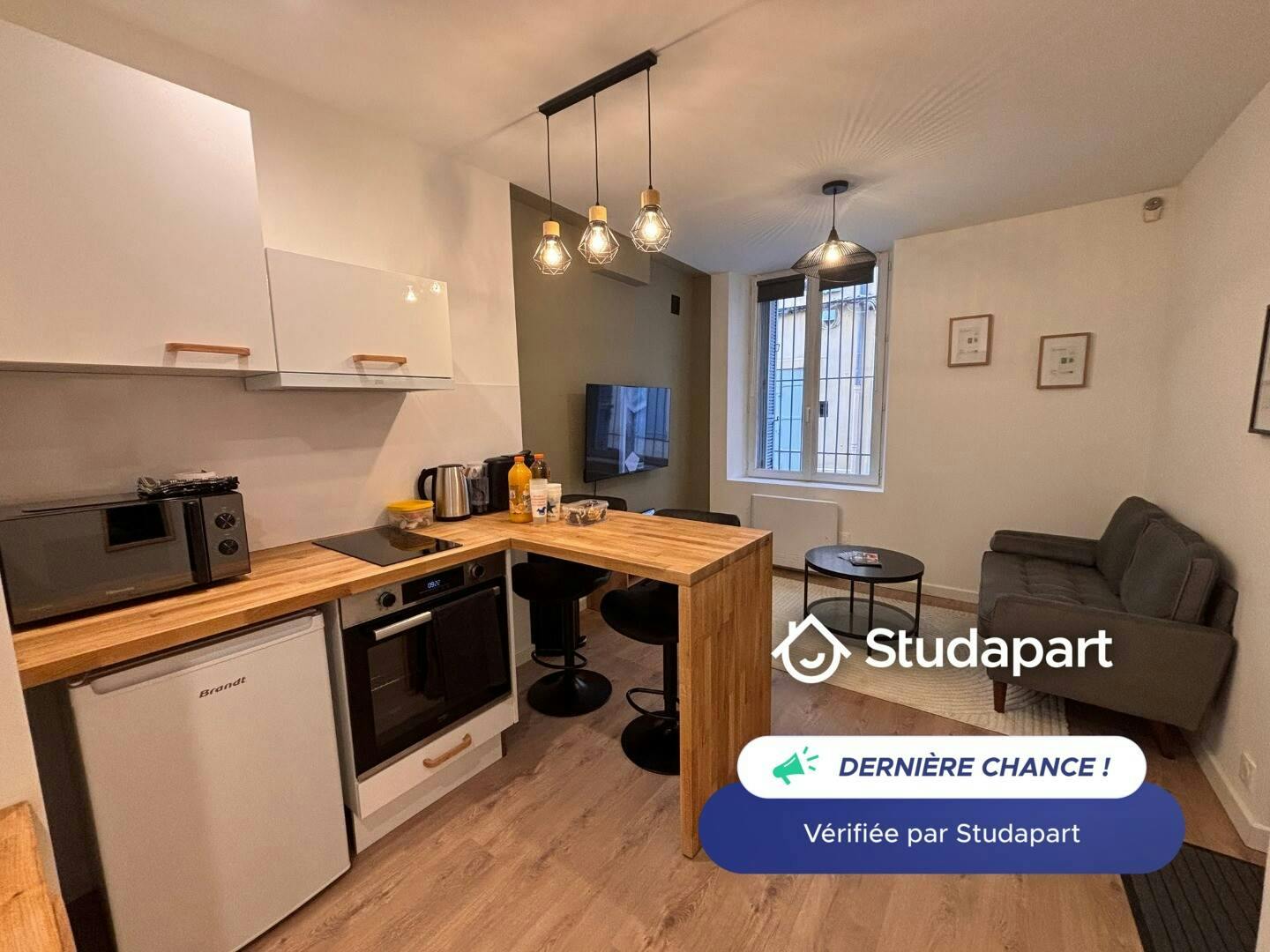 Apartamento para alugar por € 890 por mês em Aix-en-Provence, Rue des Nobles