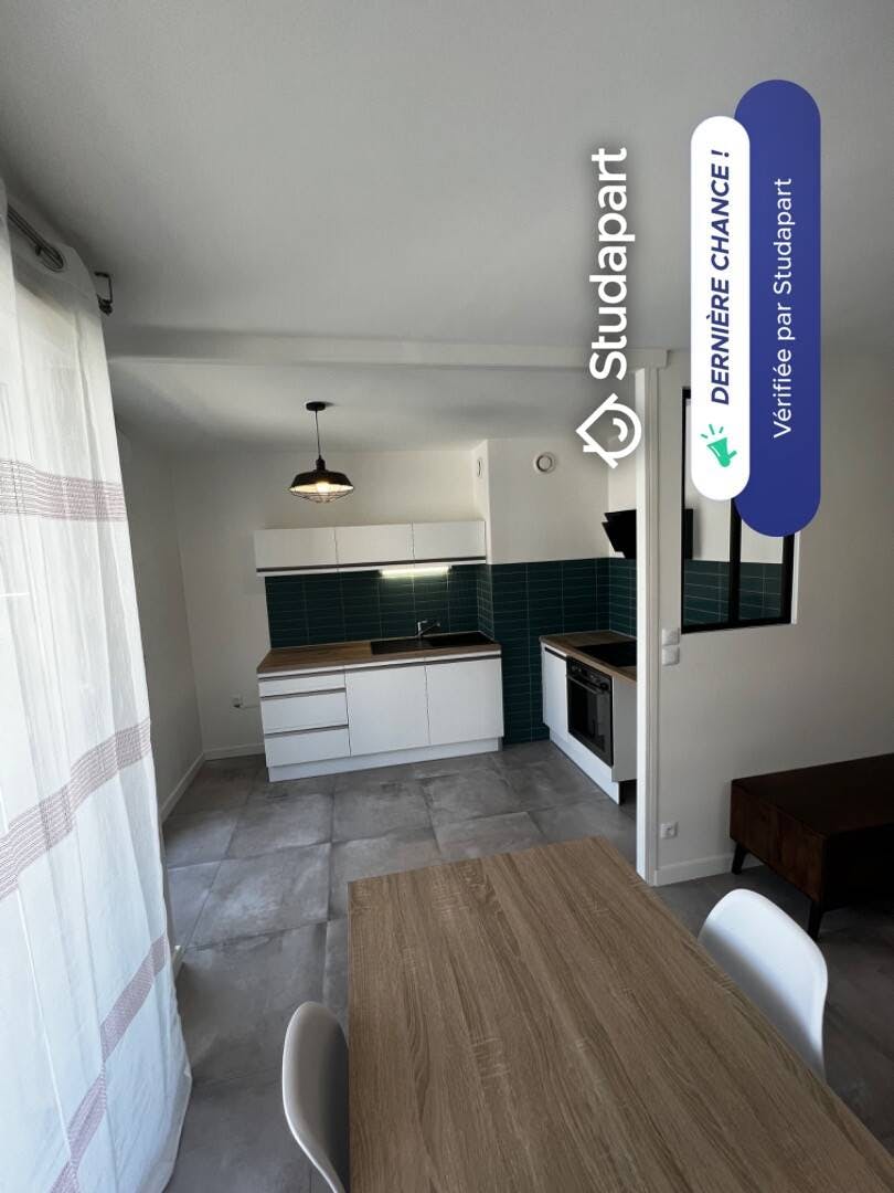 Apartament de închiriat pentru 960 EUR pe lună în Grenoble, Avenue la Bruyère